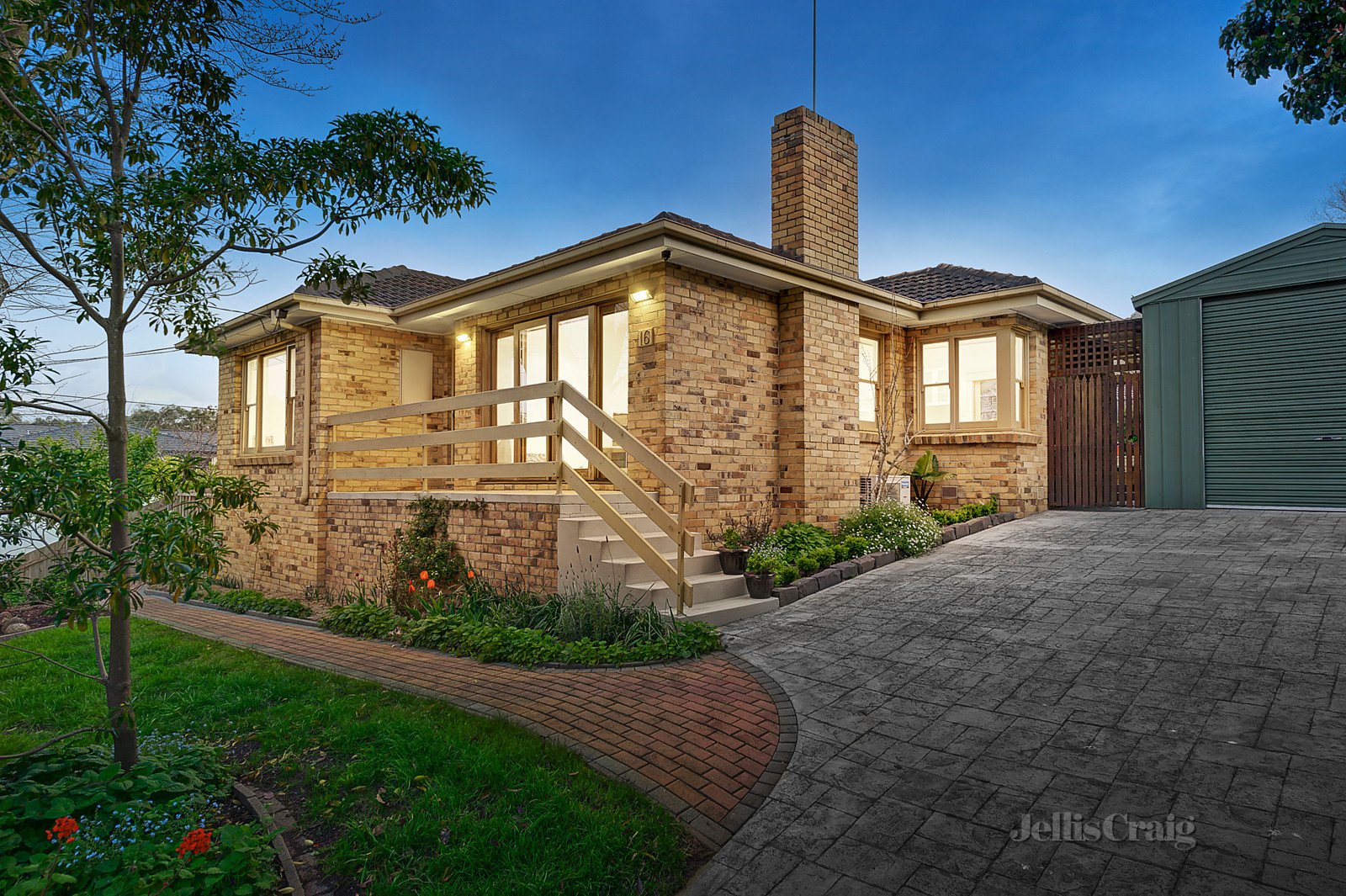 16 Valda Avenue, Mont Albert North image 1