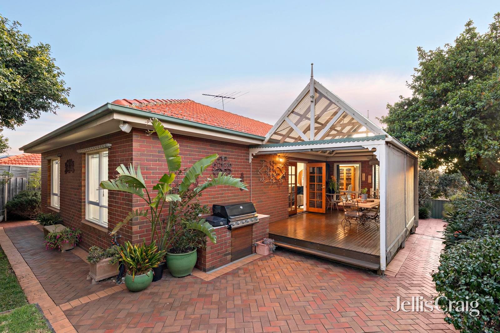16 Valley View Court, Niddrie image 10