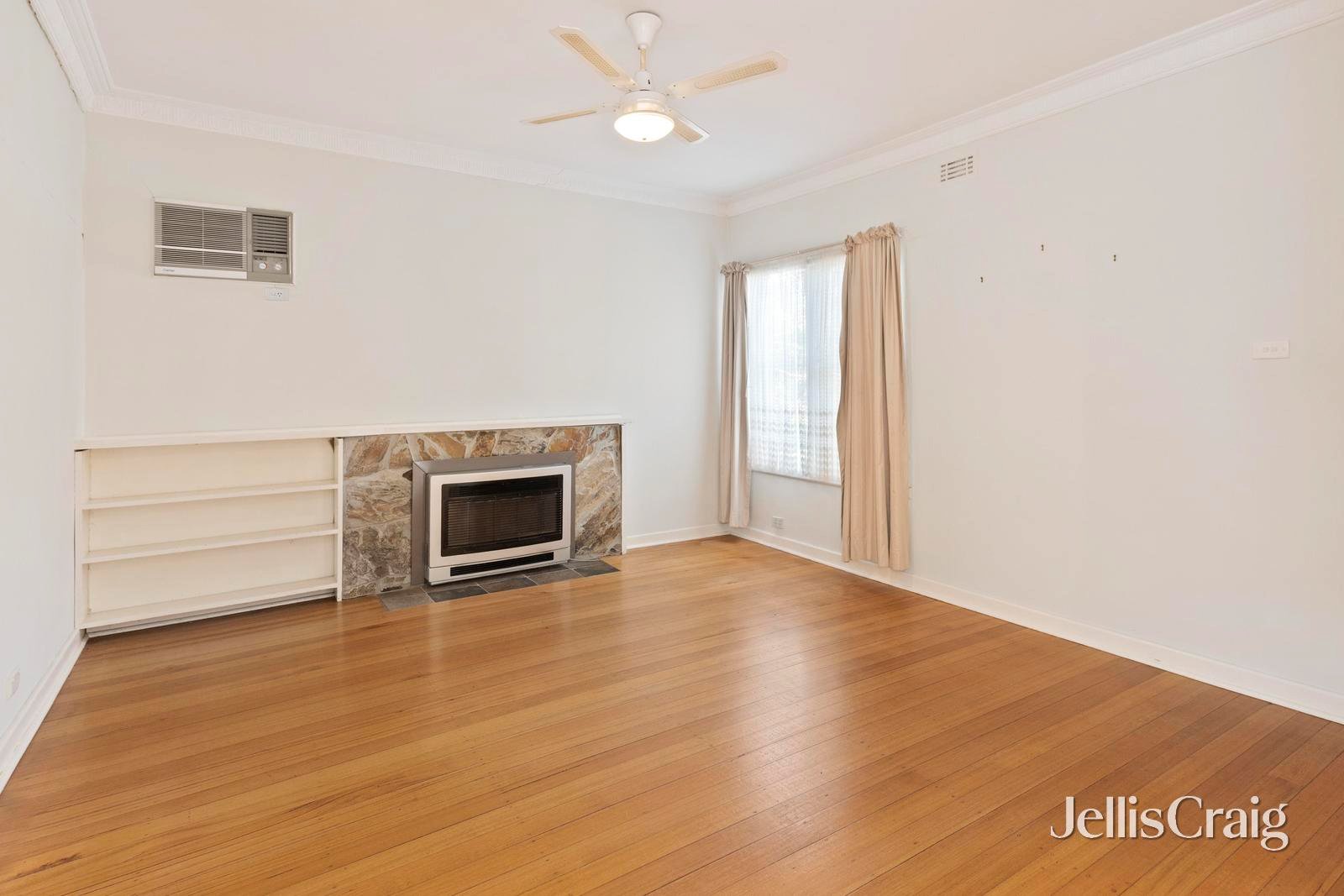 16 Viviani Crescent, Heathmont image 3