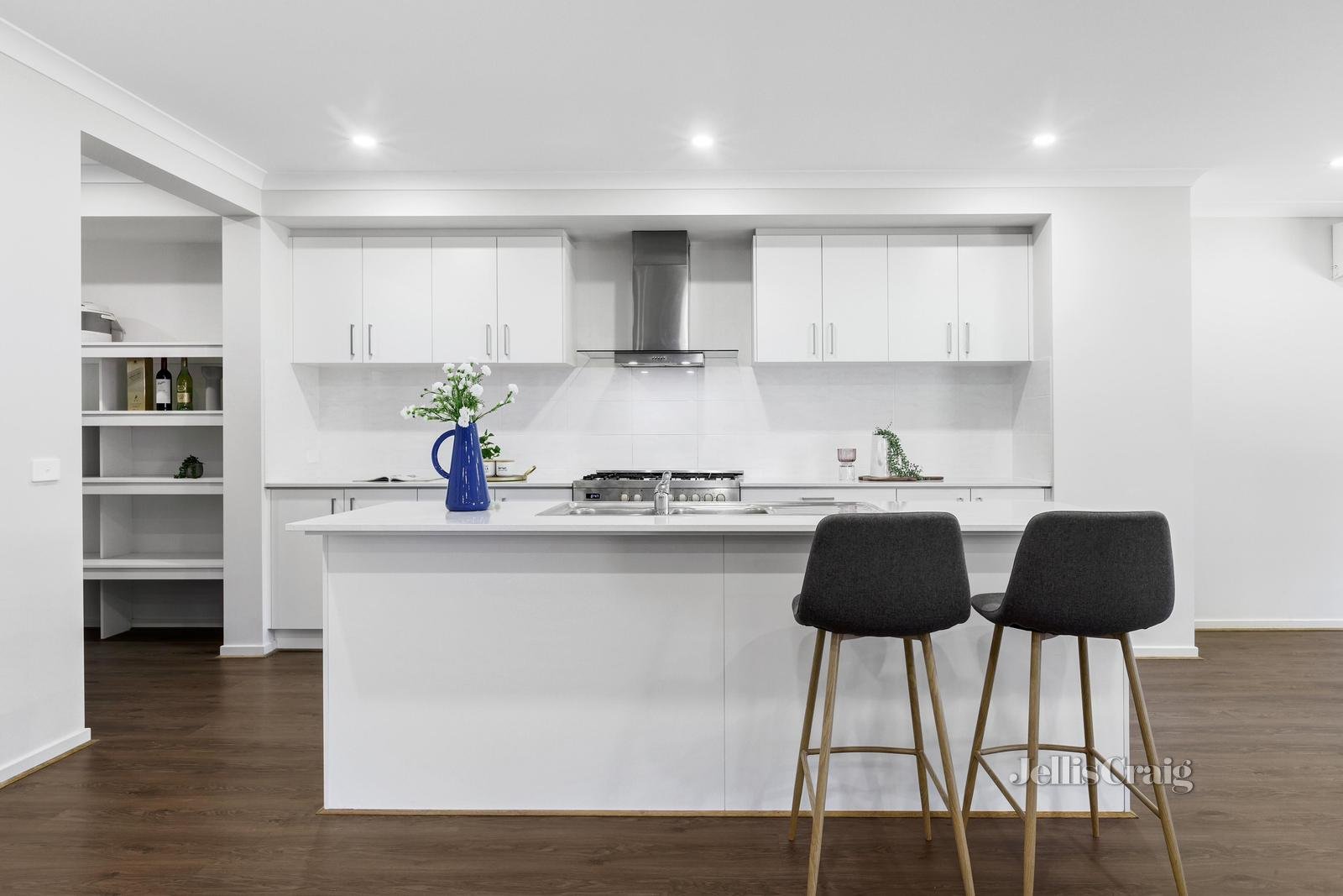 16 Wards Grove, Bentleigh East image 3