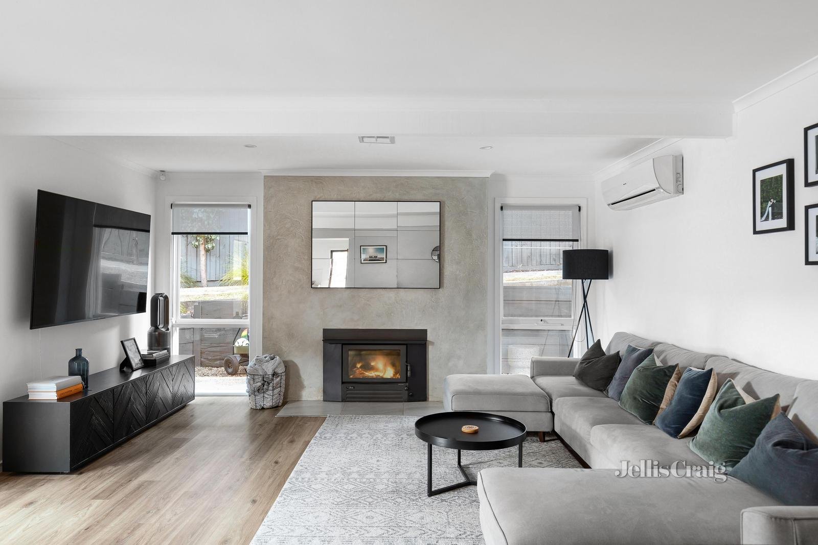 16 Warrington Crescent, Wattle&nbsp;Glen image 3