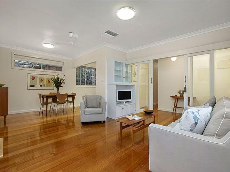 1/6 Westminster Street, Balwyn image 2