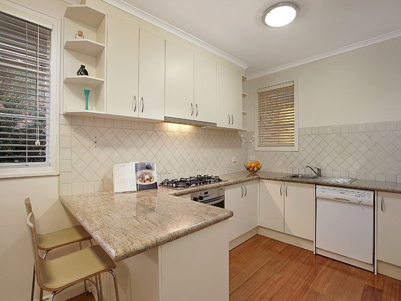 1/6 Westminster Street, Balwyn image 7