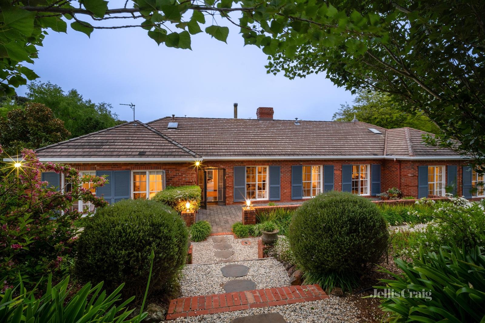 16 Whites Road, Buninyong image 2