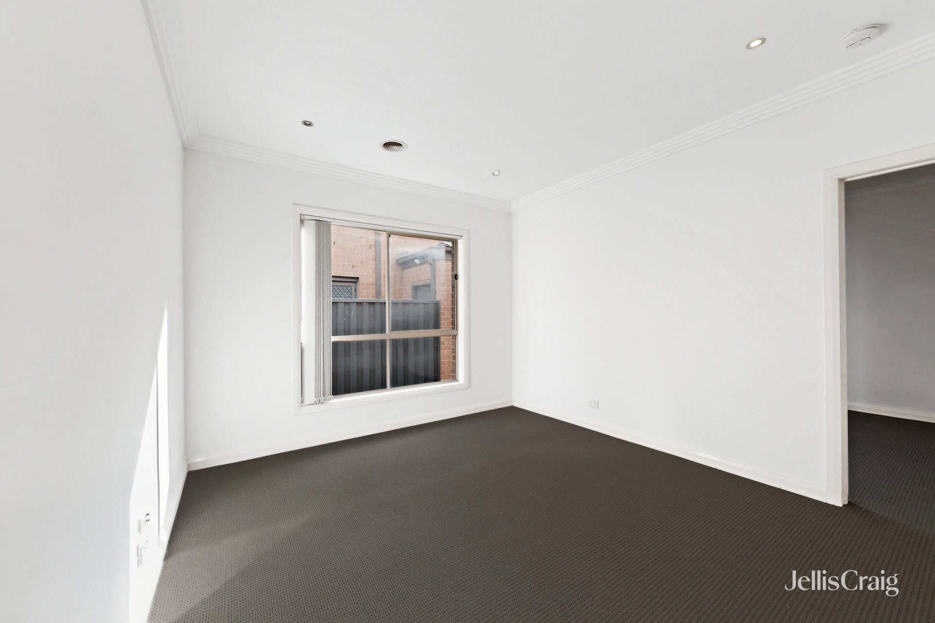16 Wisteria Avenue, Craigieburn image 6