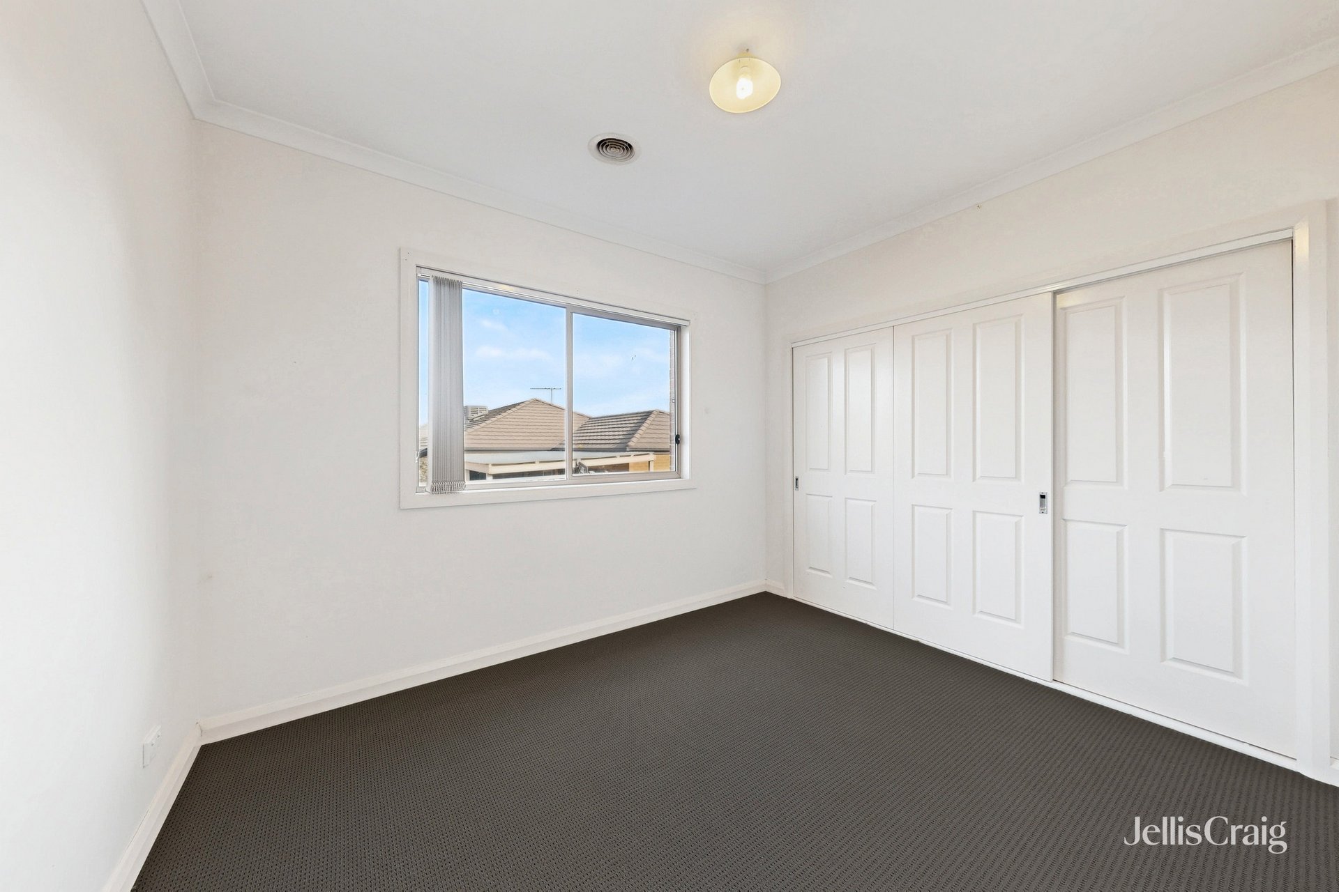 16 Wisteria Avenue, Craigieburn image 8