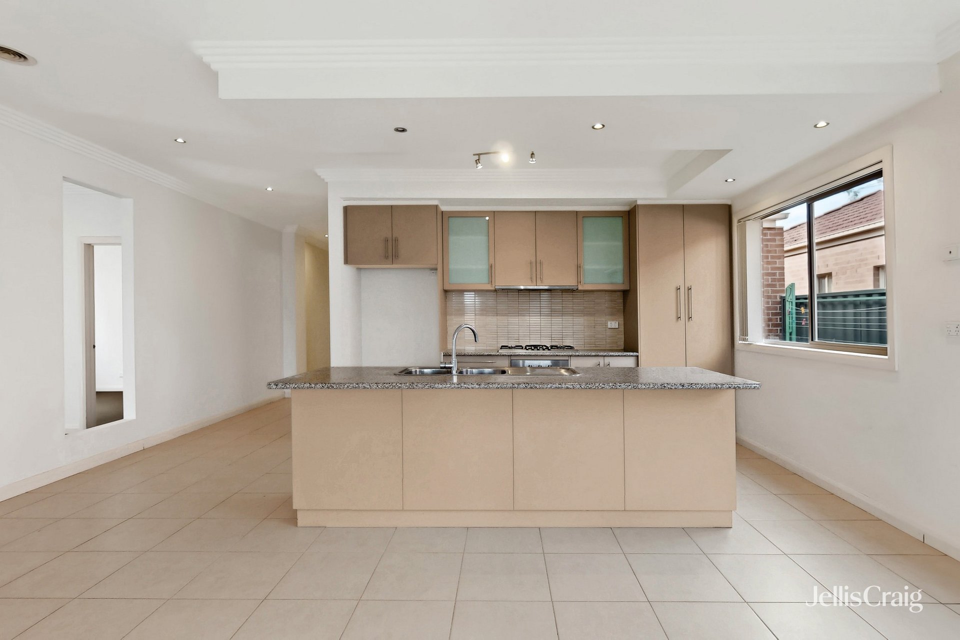 16 Wisteria Avenue, Craigieburn image 2
