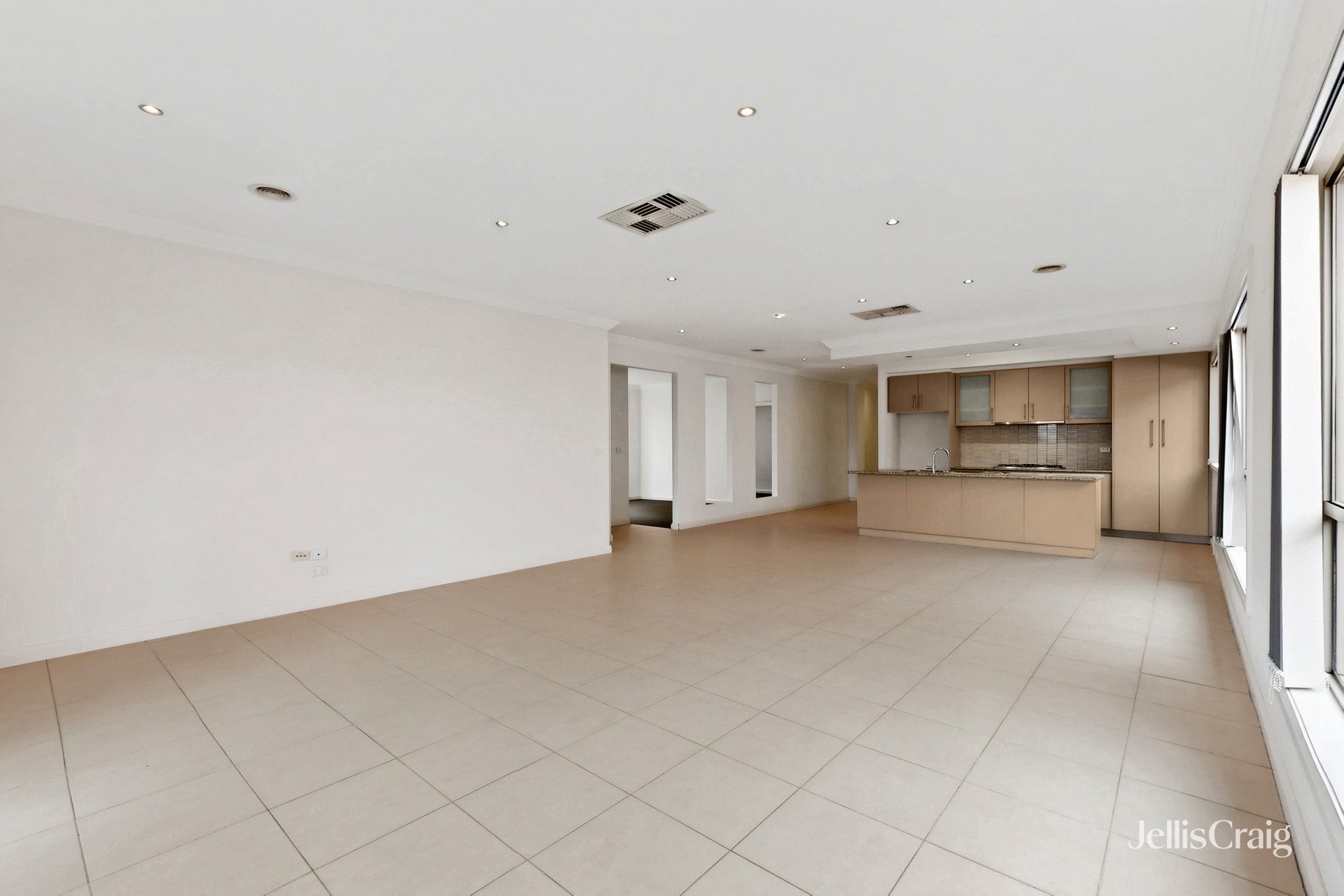 16 Wisteria Avenue, Craigieburn image 4