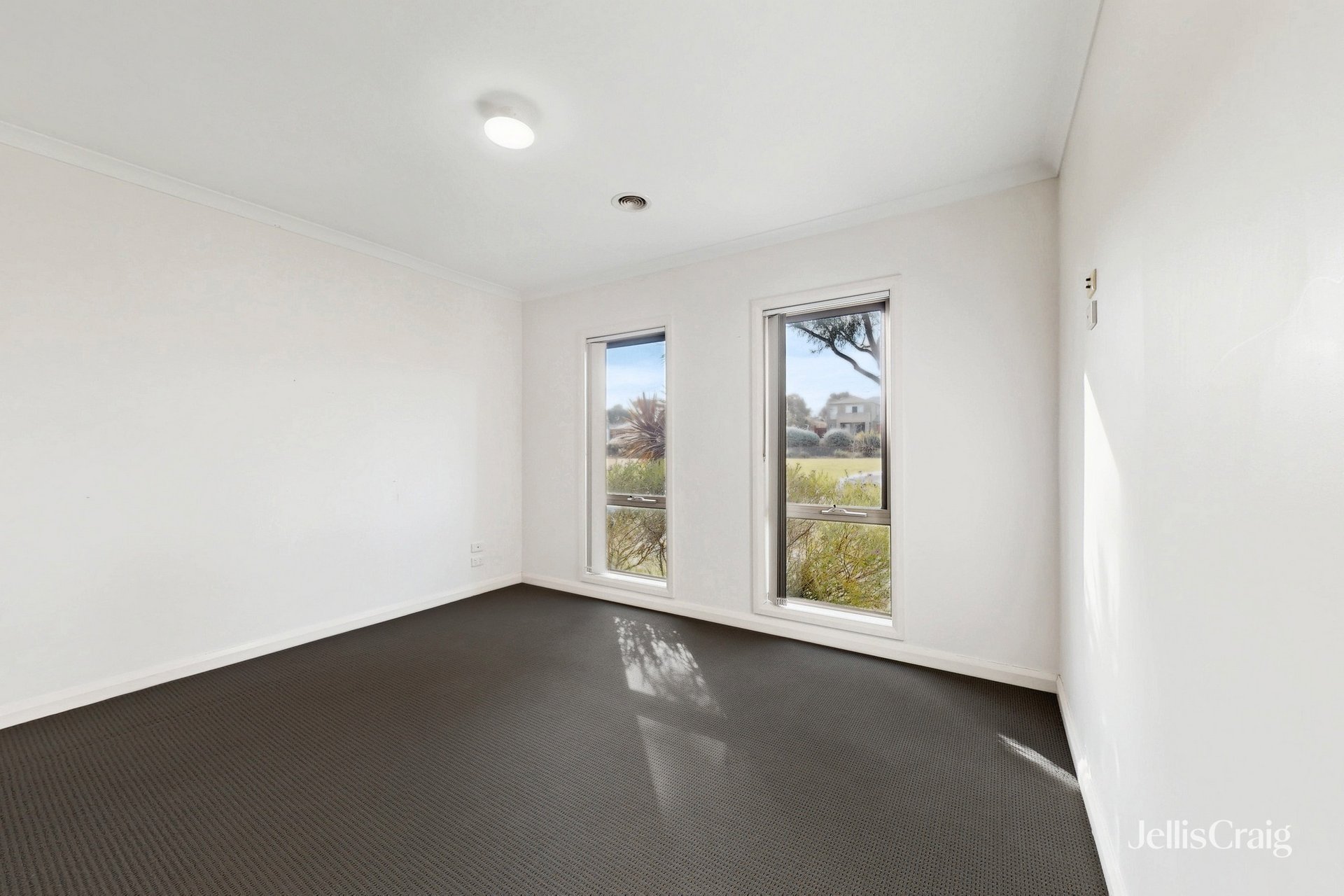 16 Wisteria Avenue, Craigieburn image 9