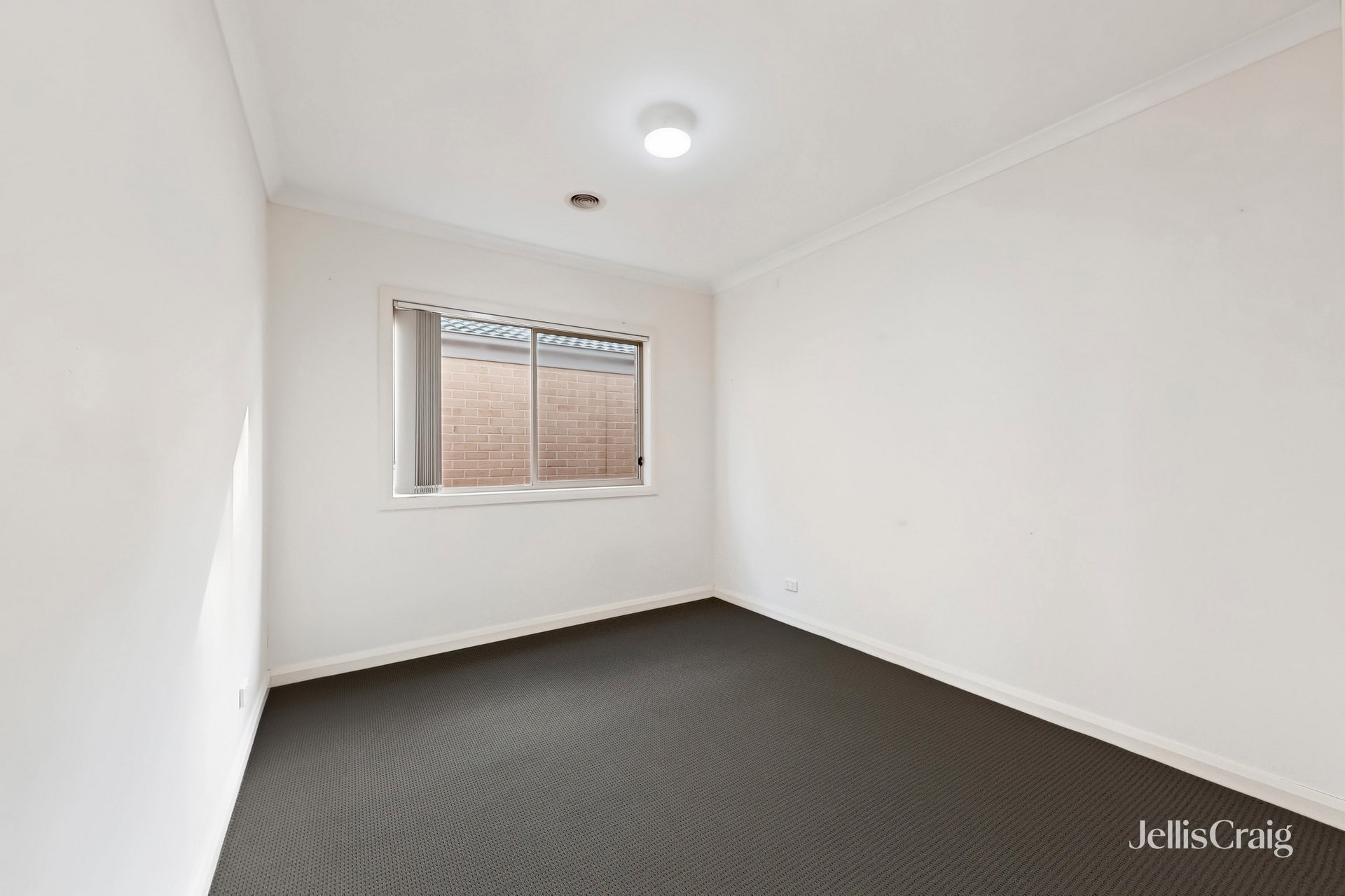 16 Wisteria Avenue, Craigieburn image 10