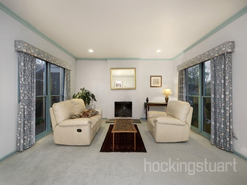 16 Woodville Street, Balwyn North image 2