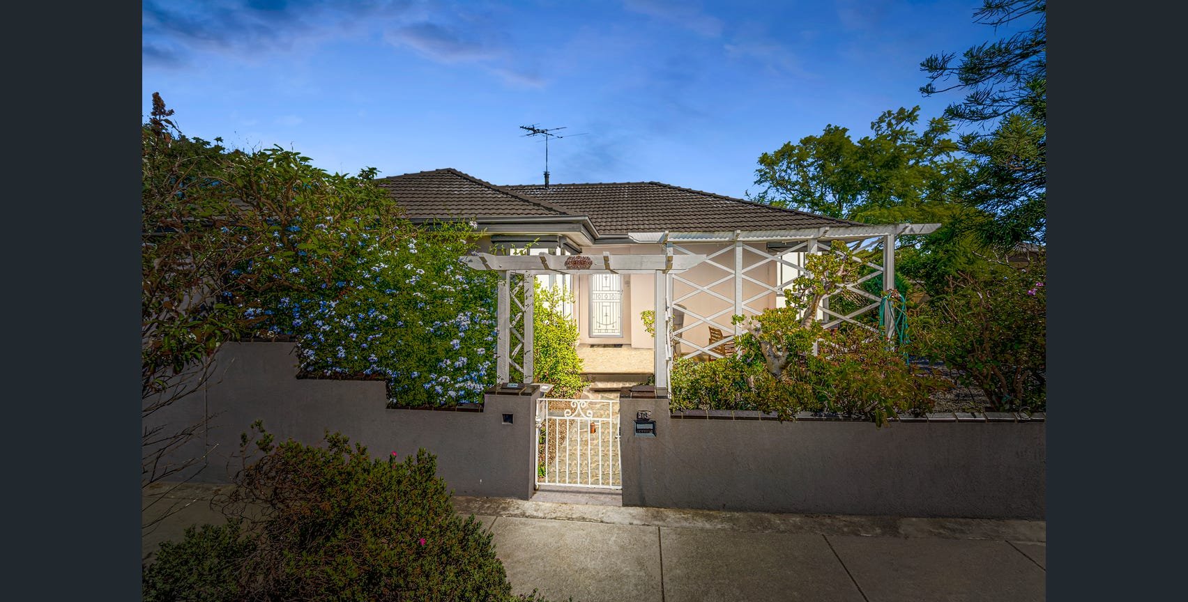 16 Wunalla Road, Seaford image 1
