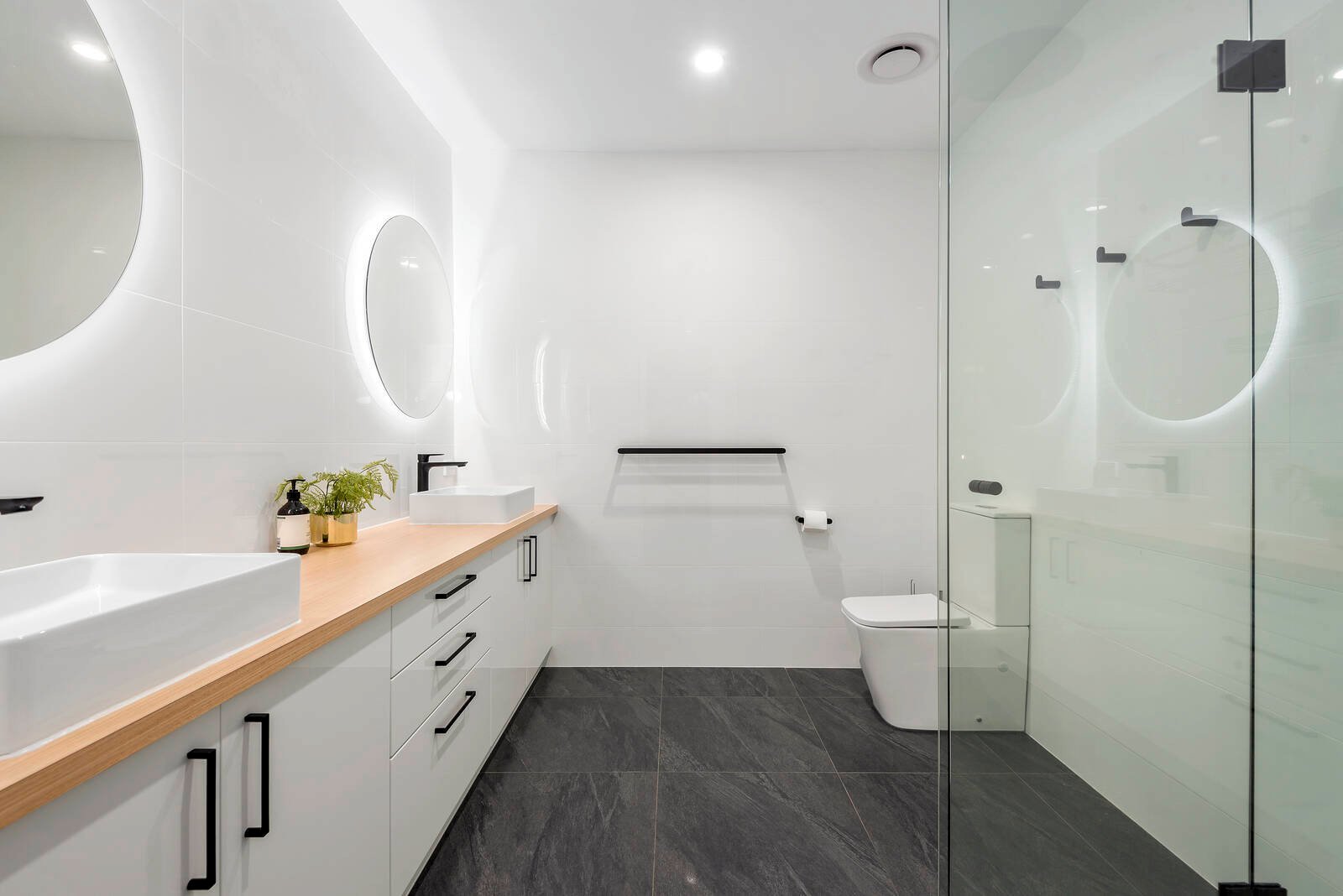 Property Gallery Thumbnail 9