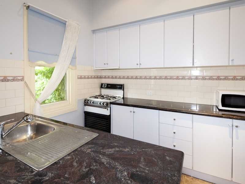 16 York Street, Geelong image 2