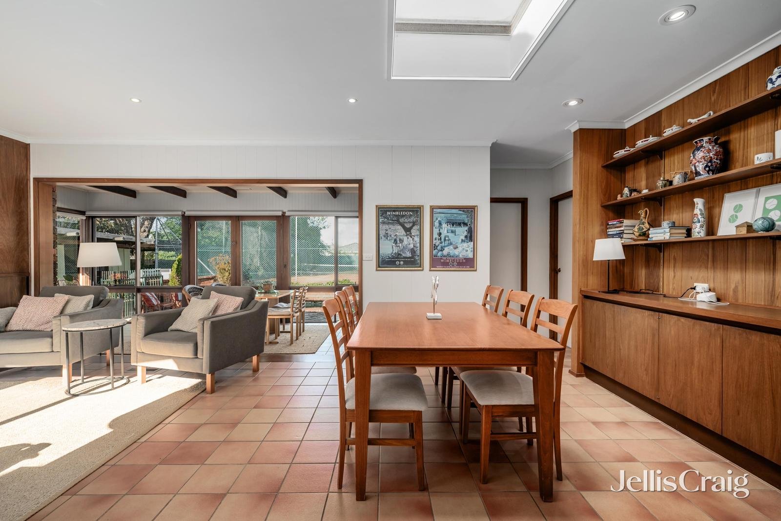 16 York Street, Glen Waverley image 4