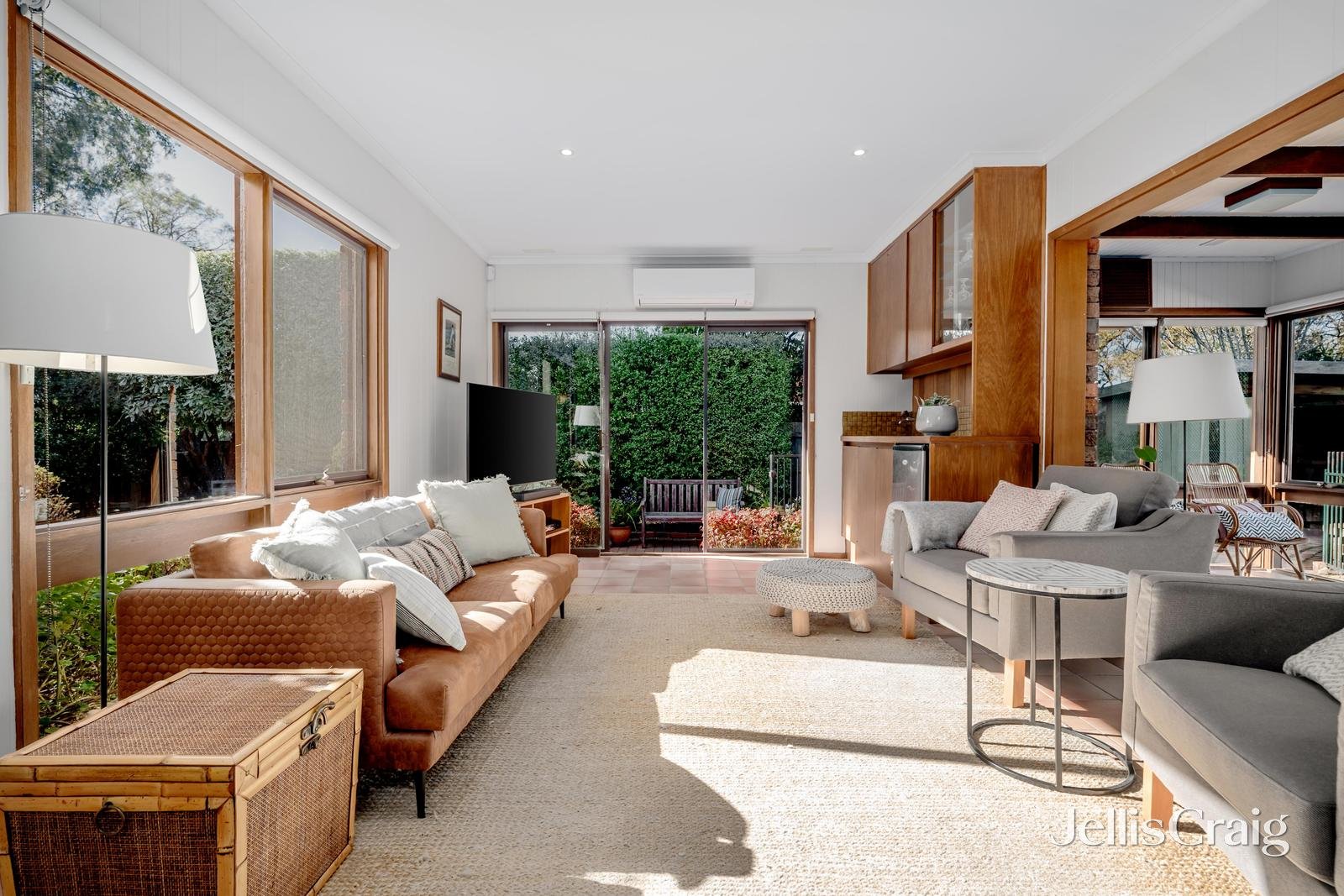 16 York Street, Glen Waverley image 6