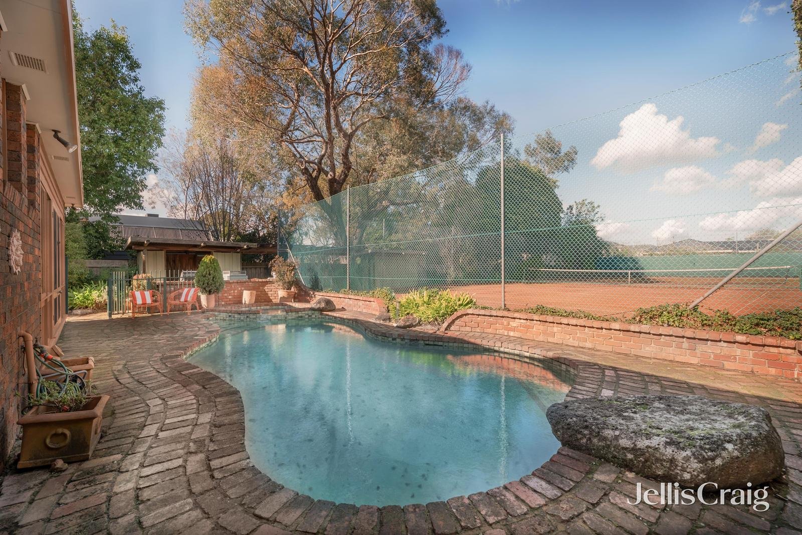 16 York Street, Glen Waverley image 9