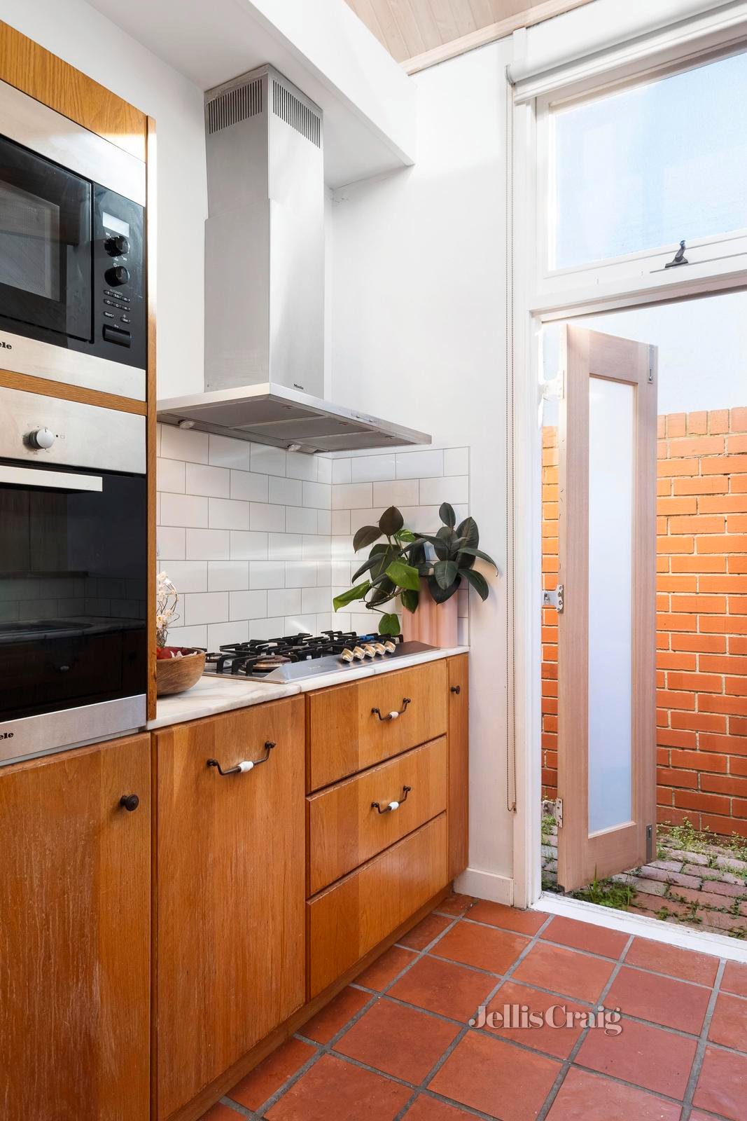 160 Amess Street, Carlton North image 8