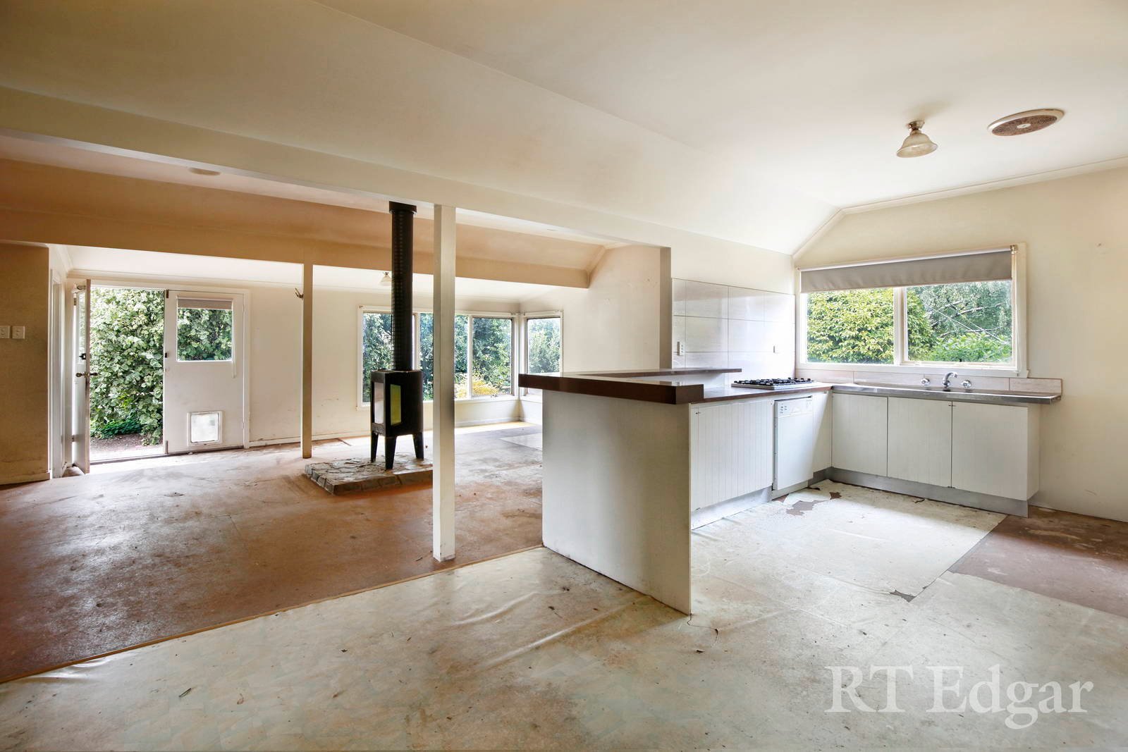 Property Gallery Thumbnail 3