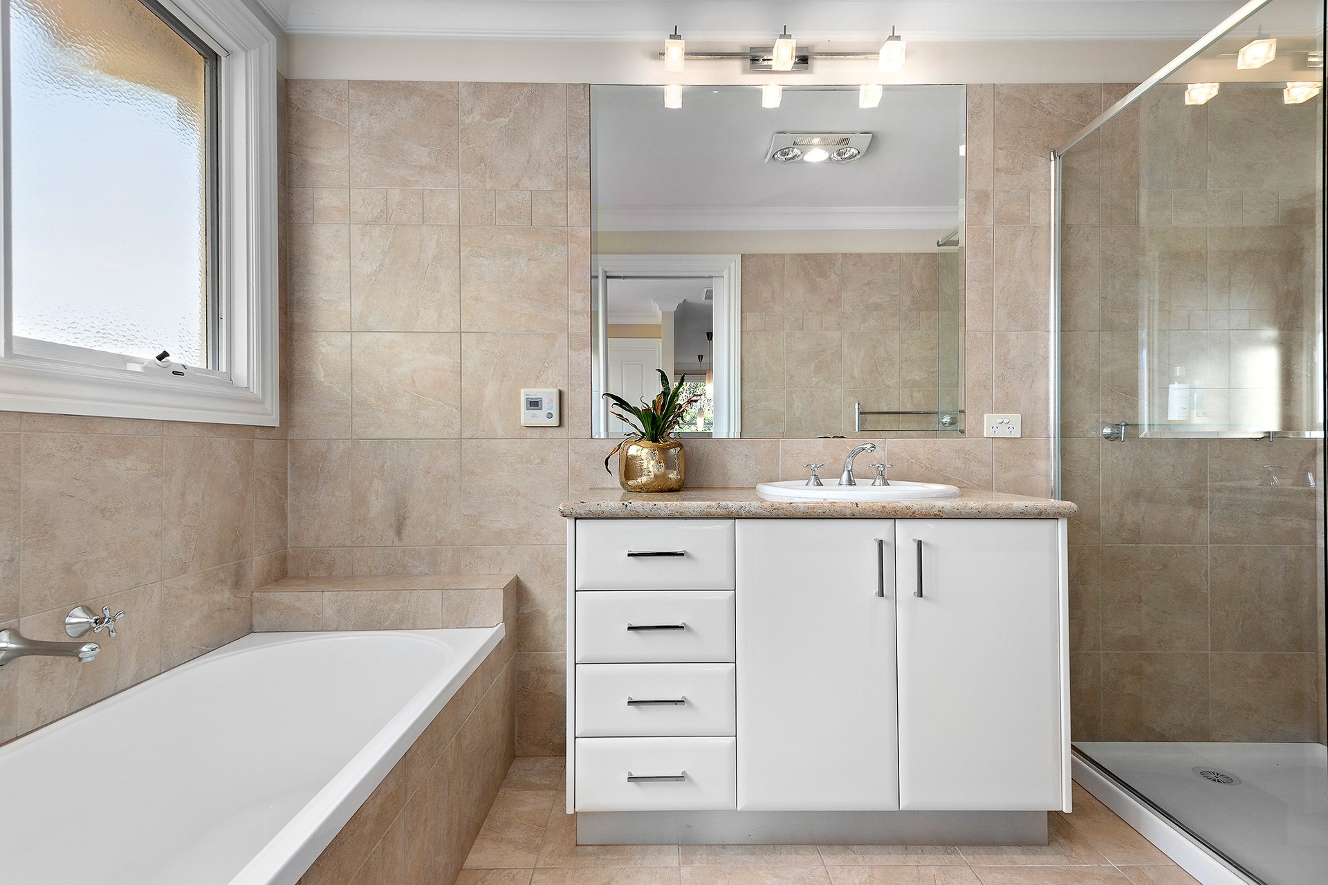1/60 Durham Road, Surrey Hills image 8