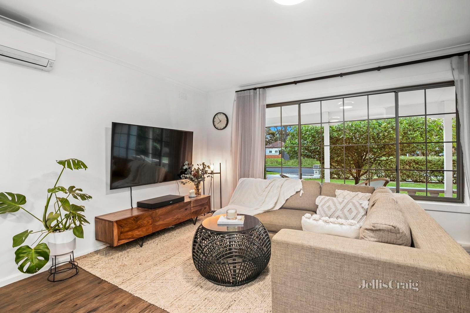 160 Grieve Parade, Altona image 2