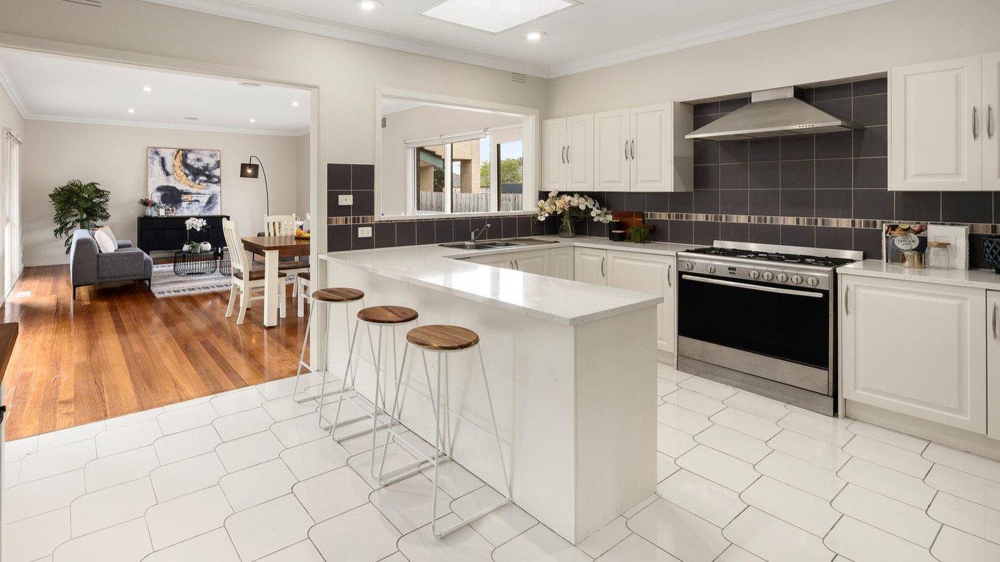 160 Lawrence Road, Mount Waverley image 3