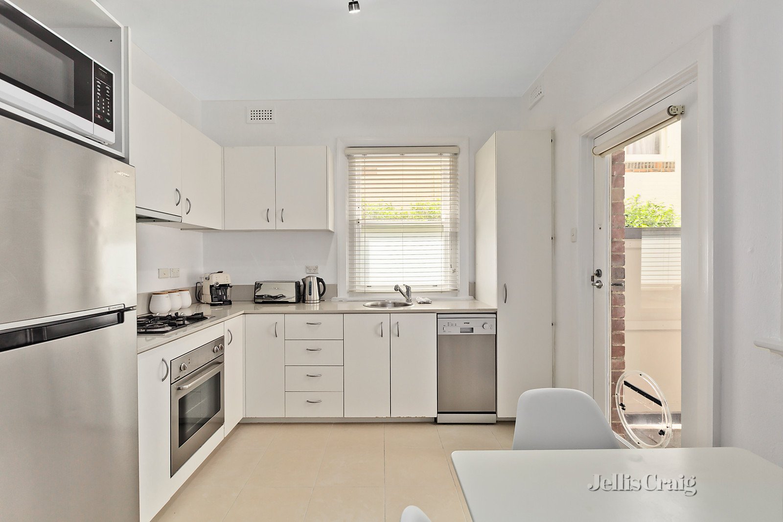 1/60 Leopold Street, South Yarra image 3