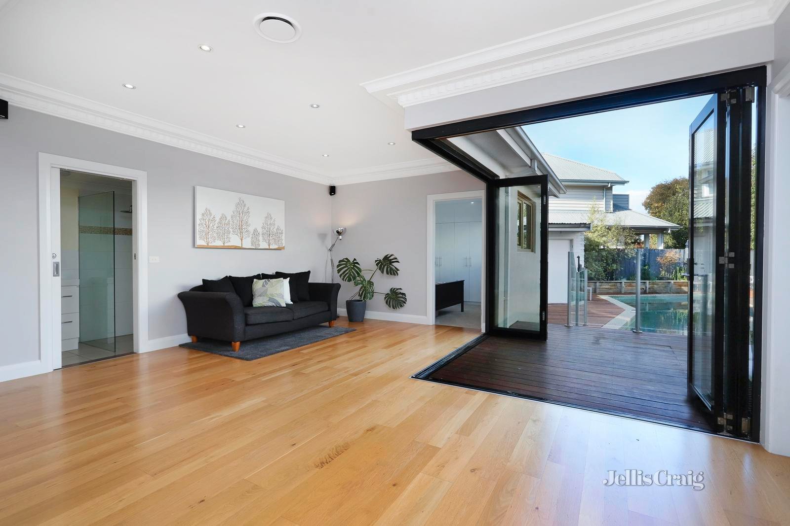 160 Melbourne Road, Williamstown image 3