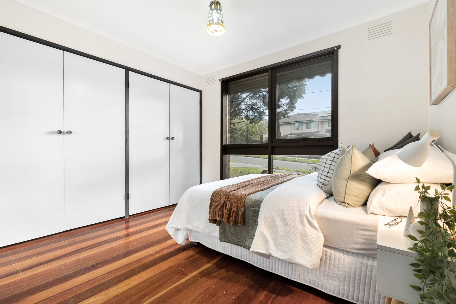 Property Gallery Thumbnail 9