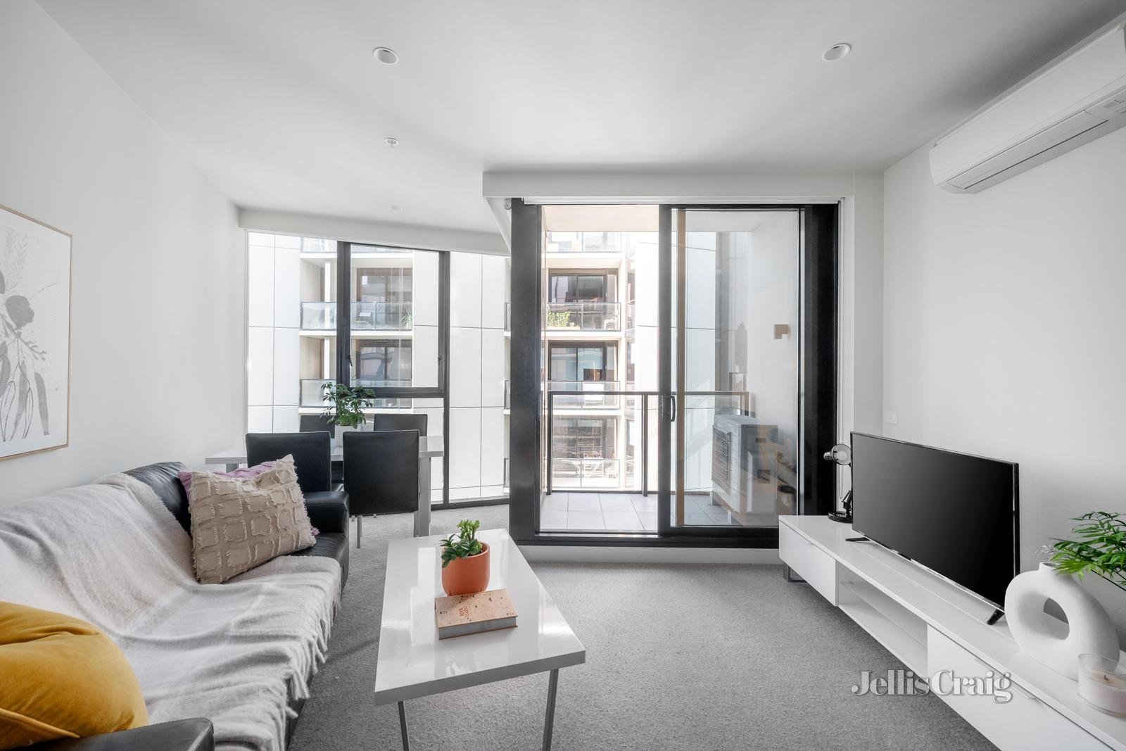 1601/8 Daly Street, South Yarra image 1