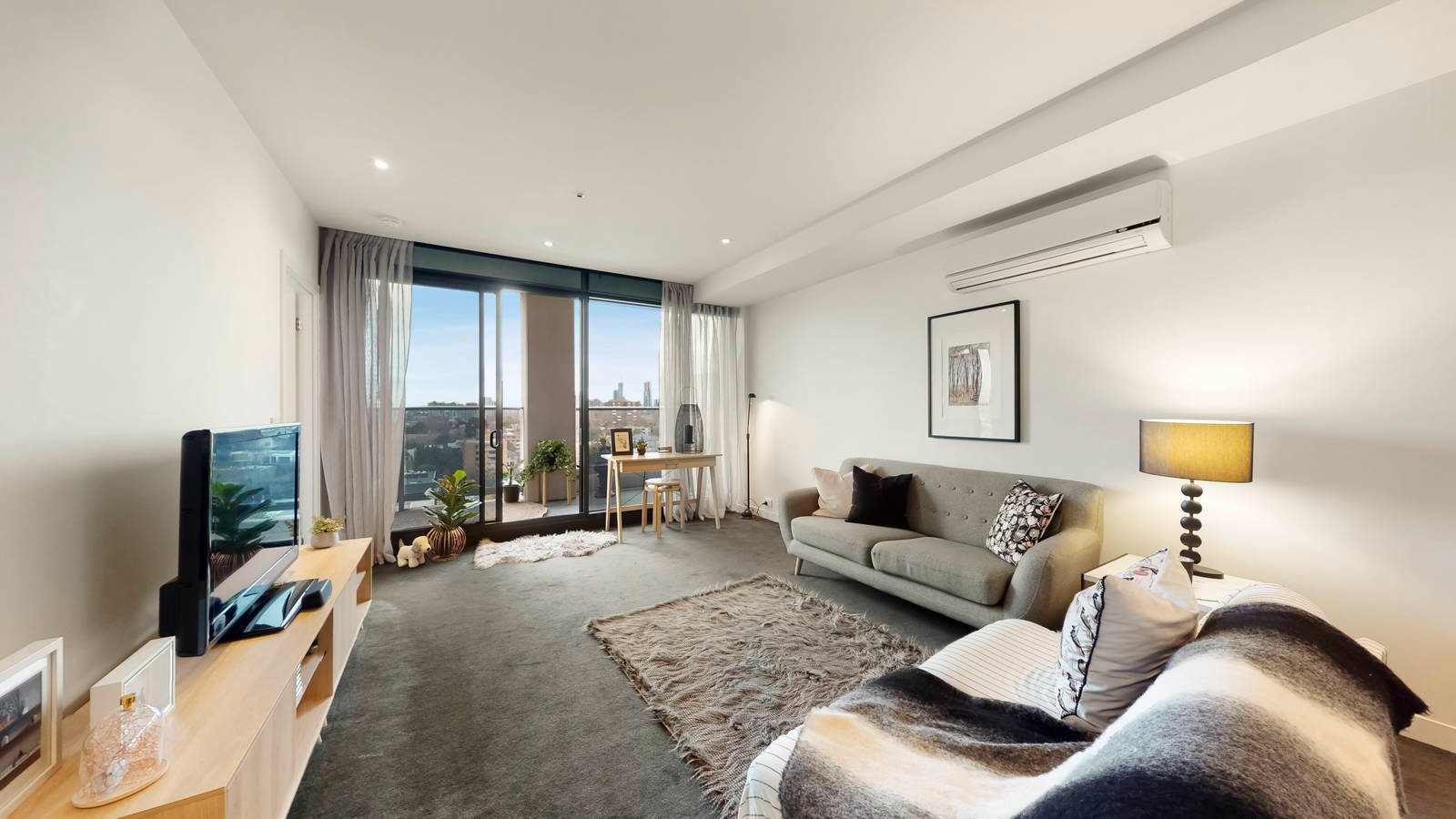 Property Gallery - Main Image