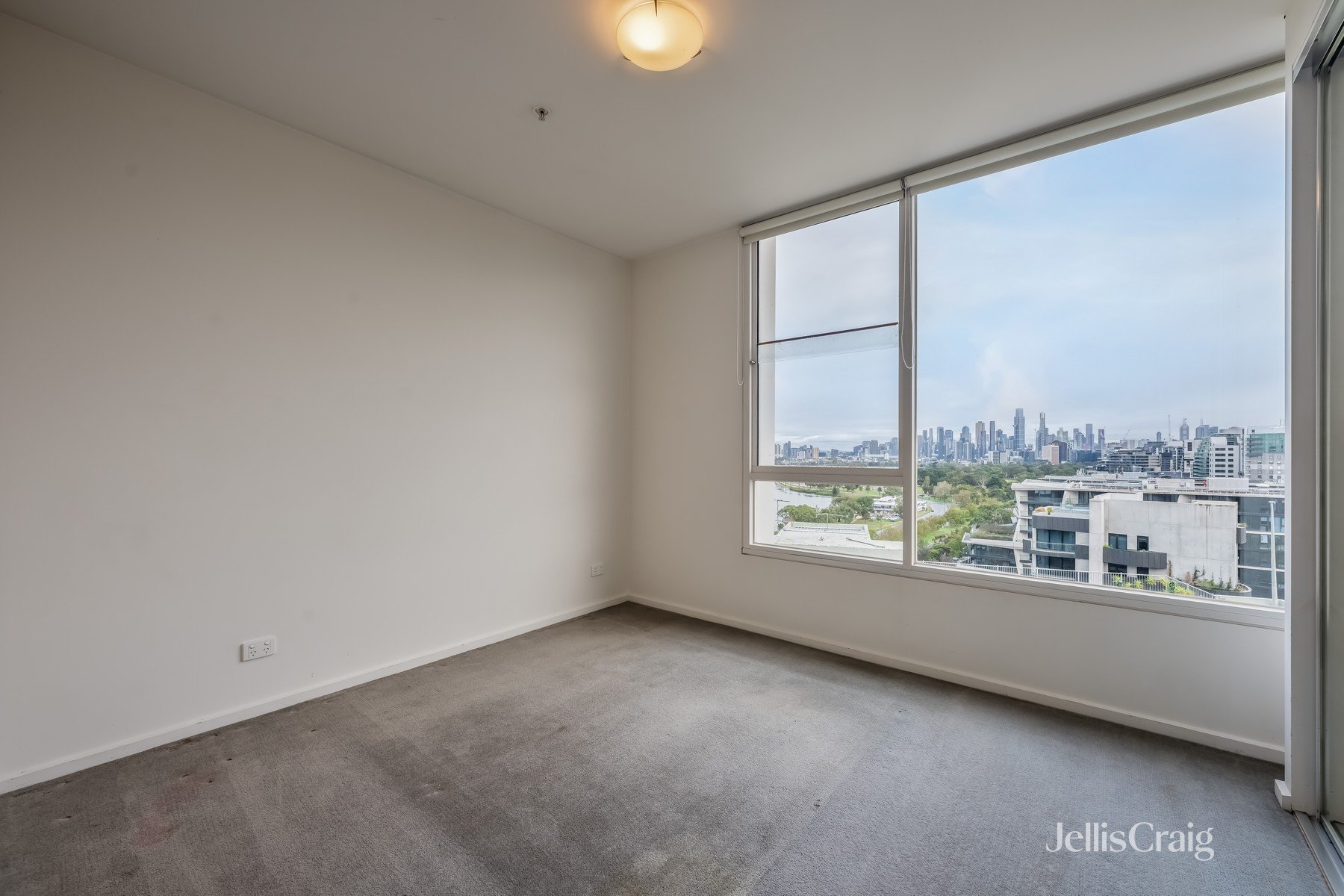 1602/82 Queens Road, Melbourne image 3