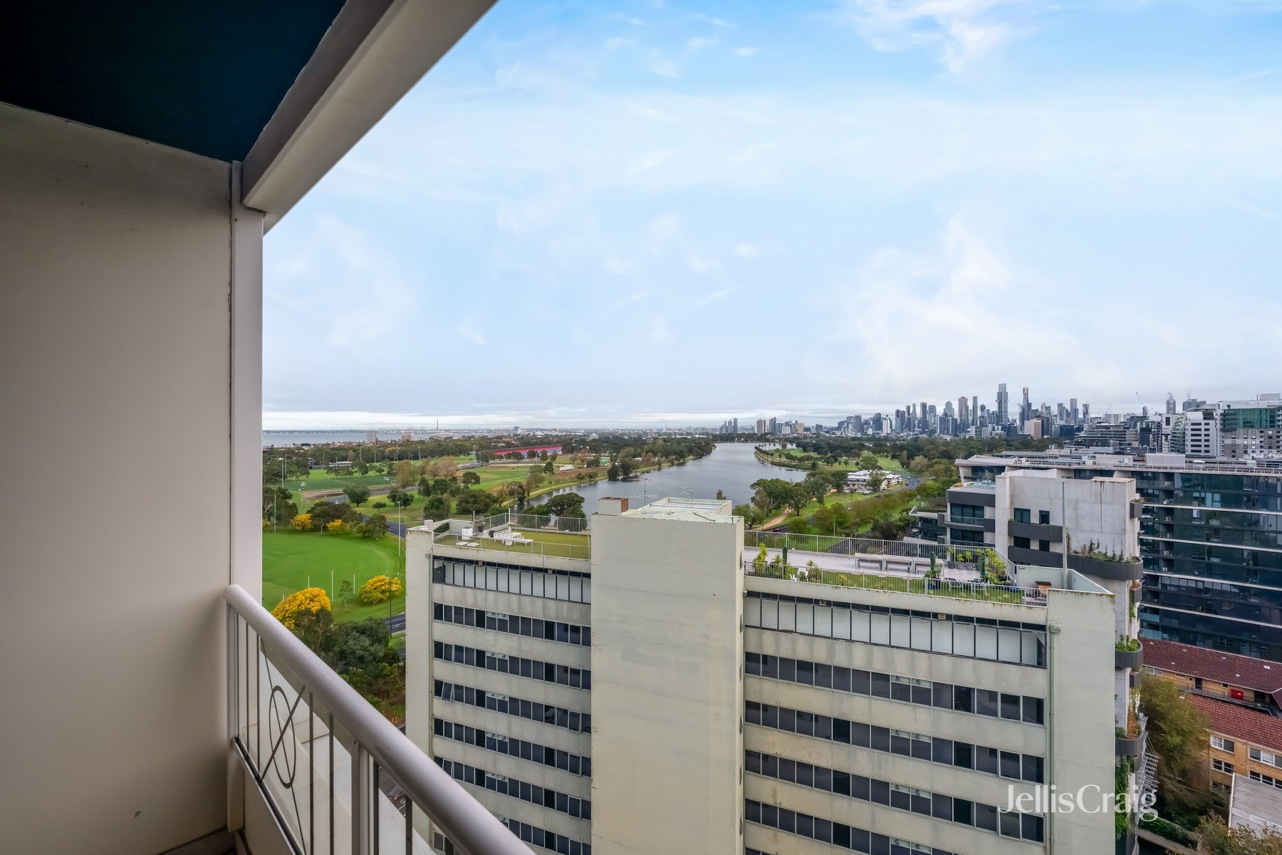 1602/82 Queens Road, Melbourne image 7