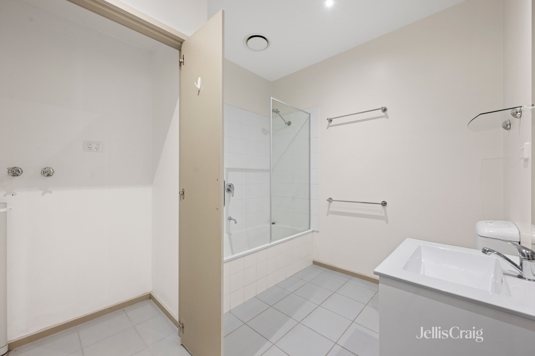 1608/270 King Street, Melbourne image 6