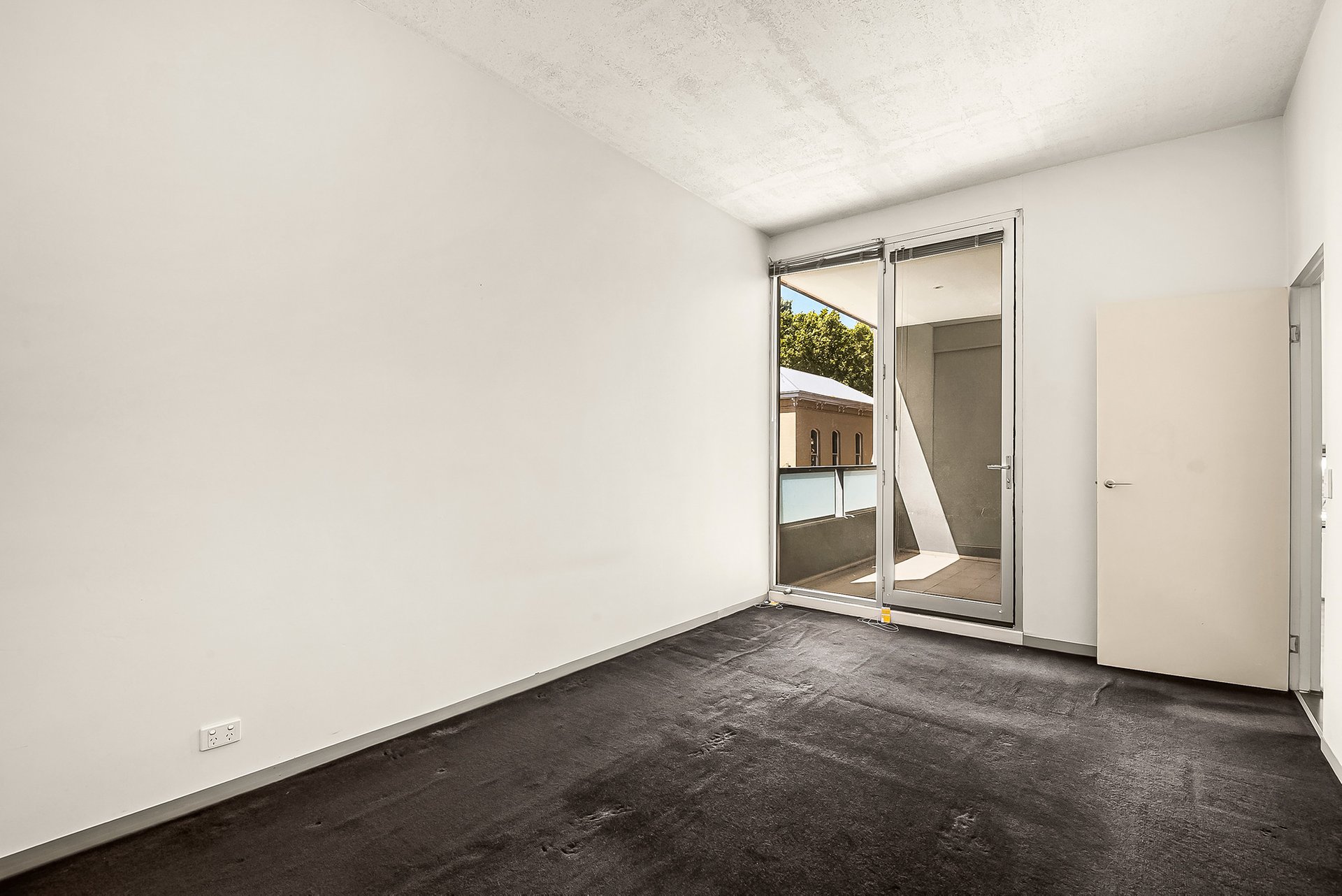 Property Gallery Thumbnail 4