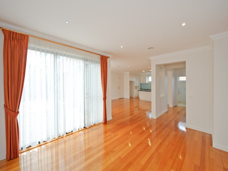 1/61 Lucknow Street, Mitcham image 2