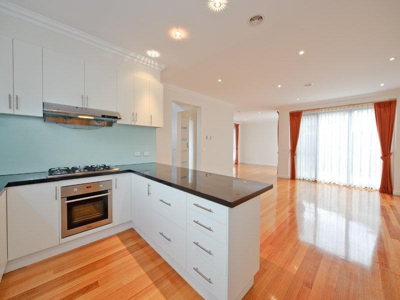 1/61 Lucknow Street, Mitcham image 3