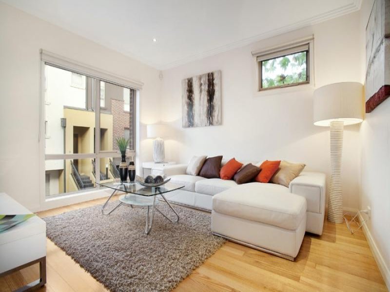 16/1 Nangnak Lane, Mont Albert image 3
