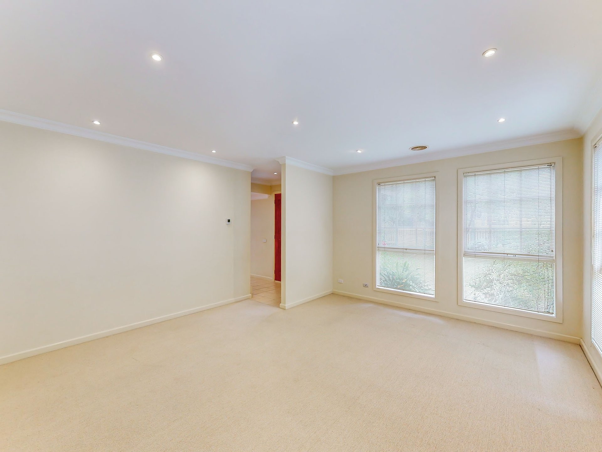 1/61 Narrak Road, Balwyn image 3