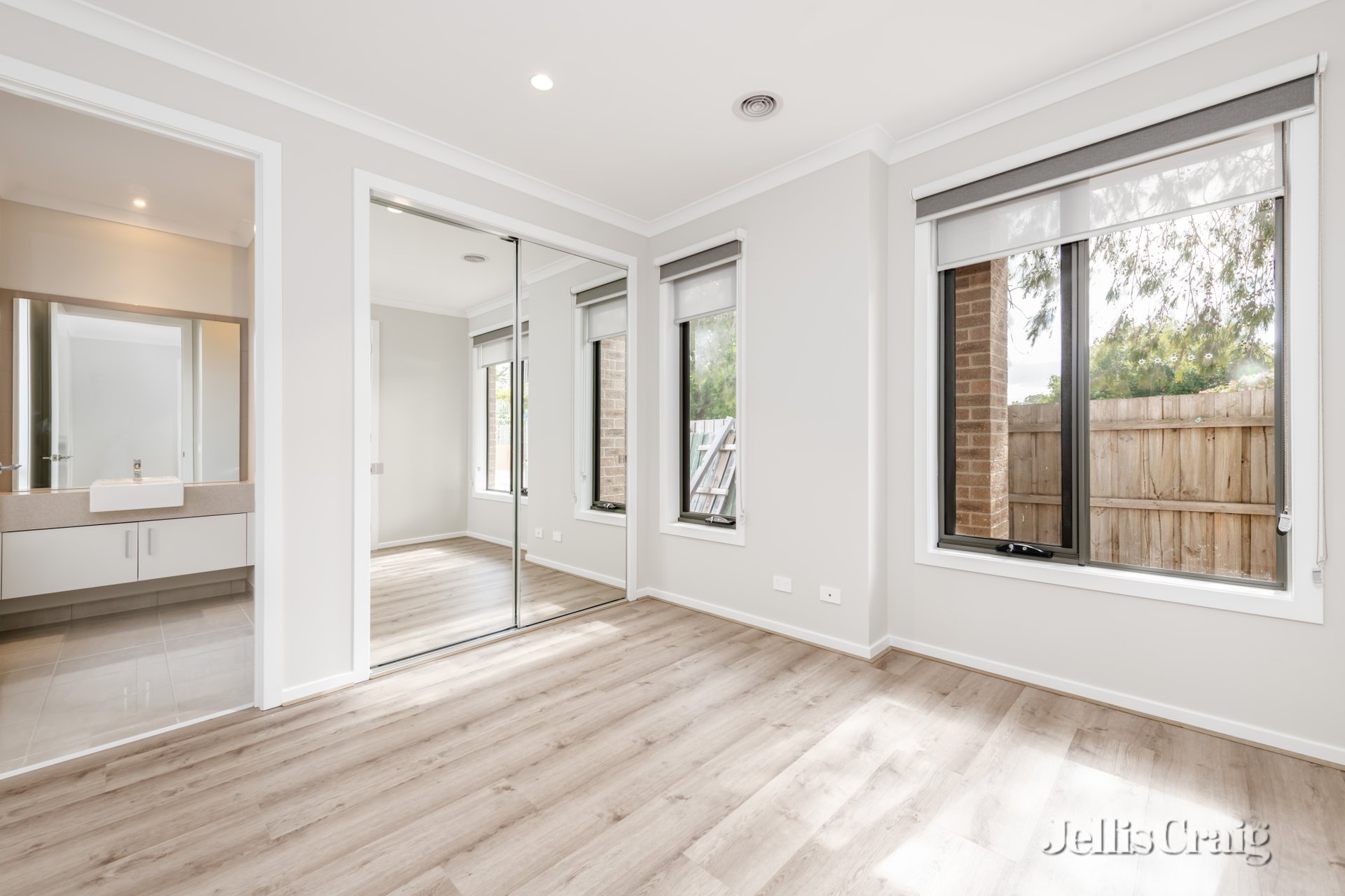 1/61 Woonah Street, Chadstone image 4