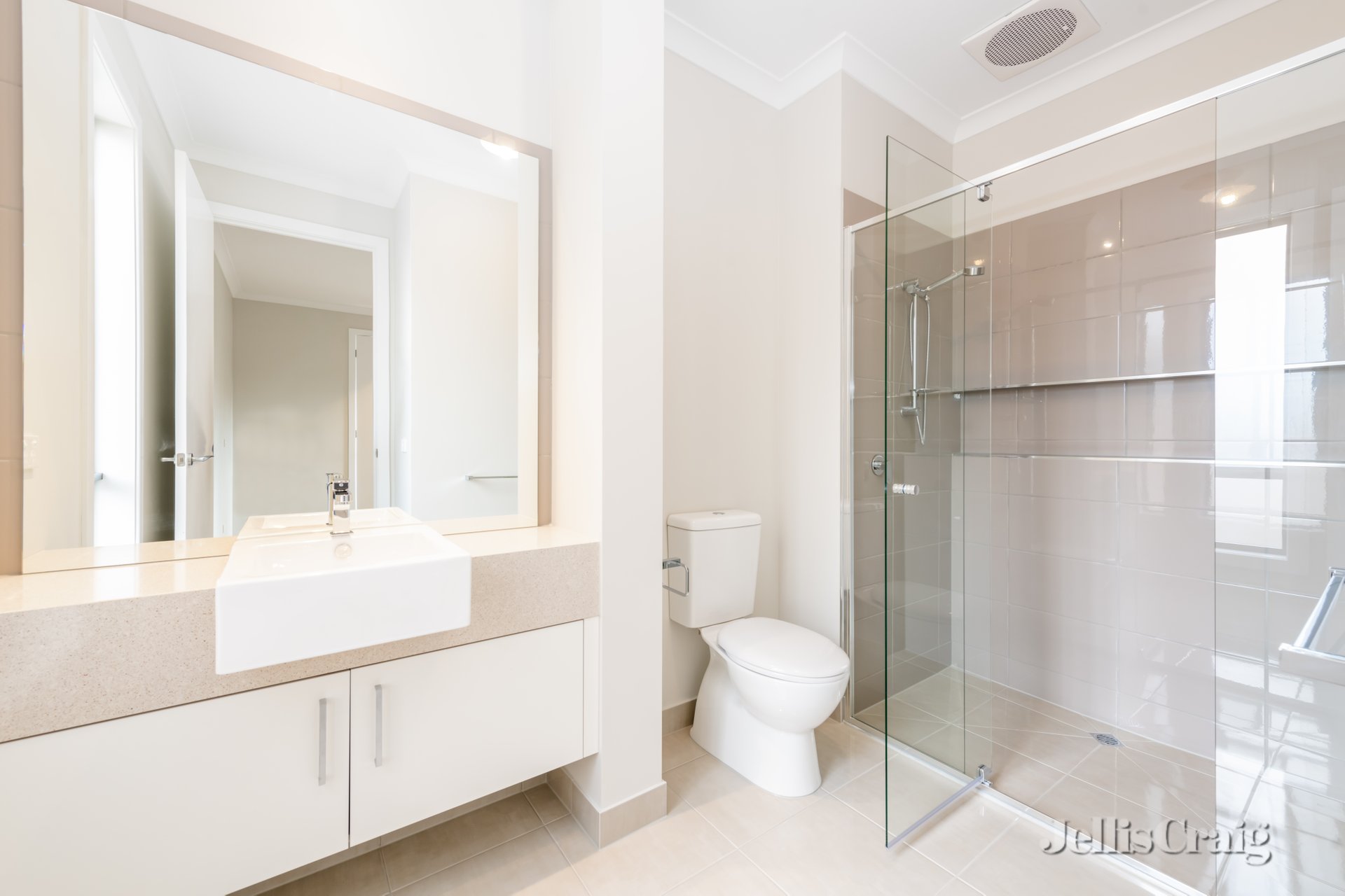 1/61 Woonah Street, Chadstone image 4