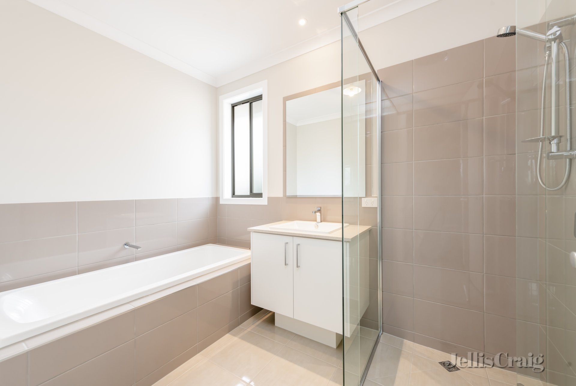 1/61 Woonah Street, Chadstone image 6