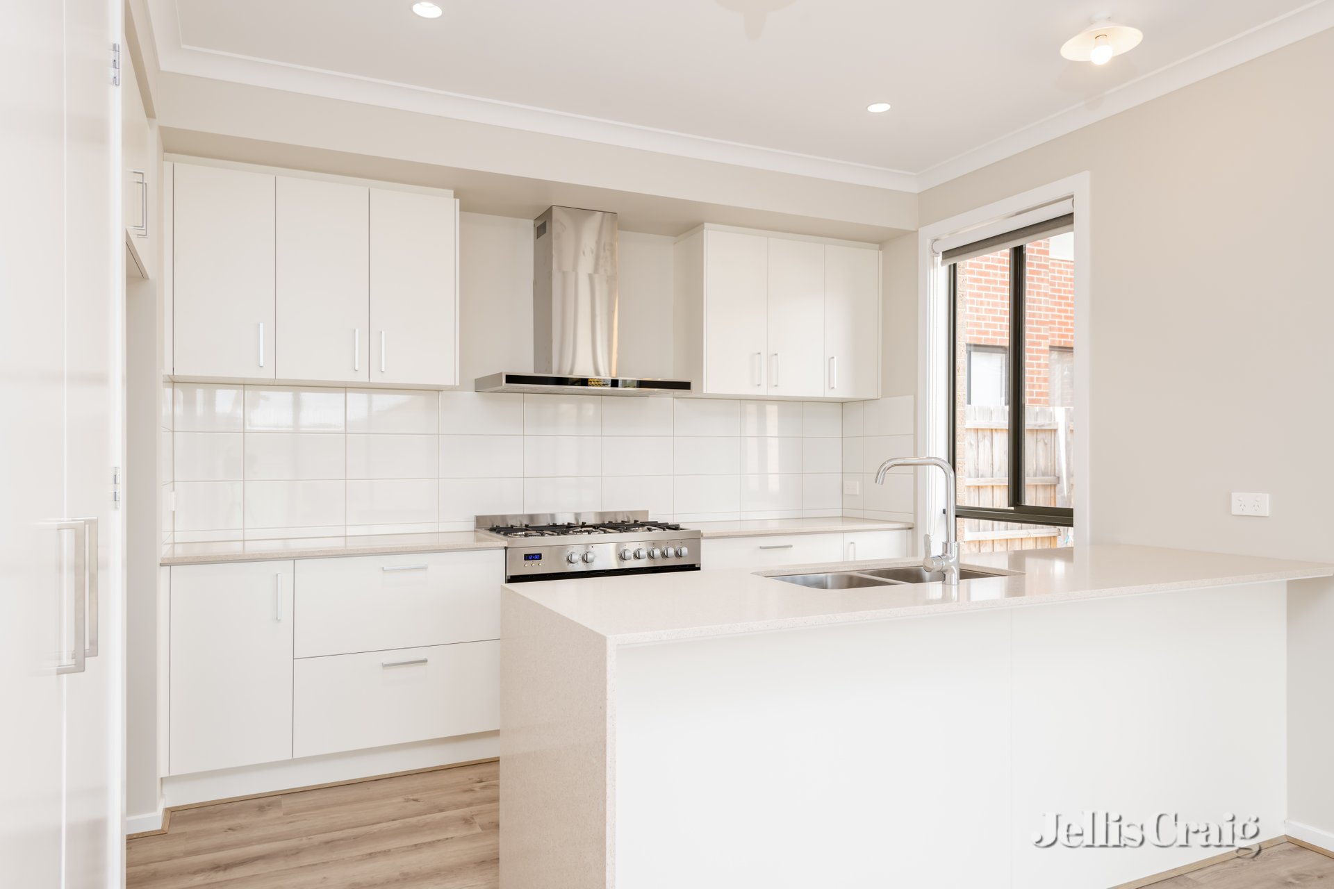 1/61 Woonah Street, Chadstone image 1