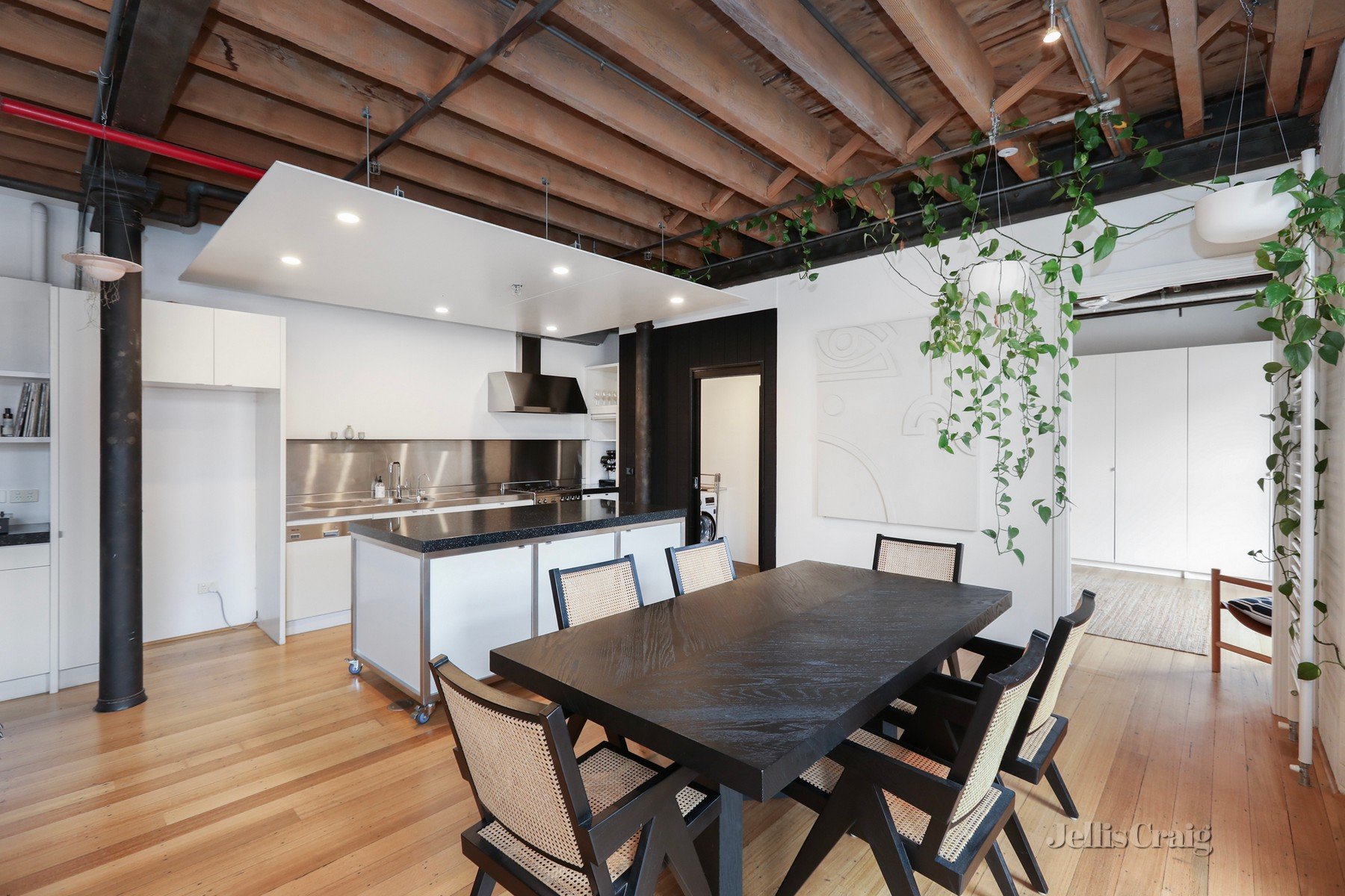 16/11 Anderson Street, West Melbourne image 4