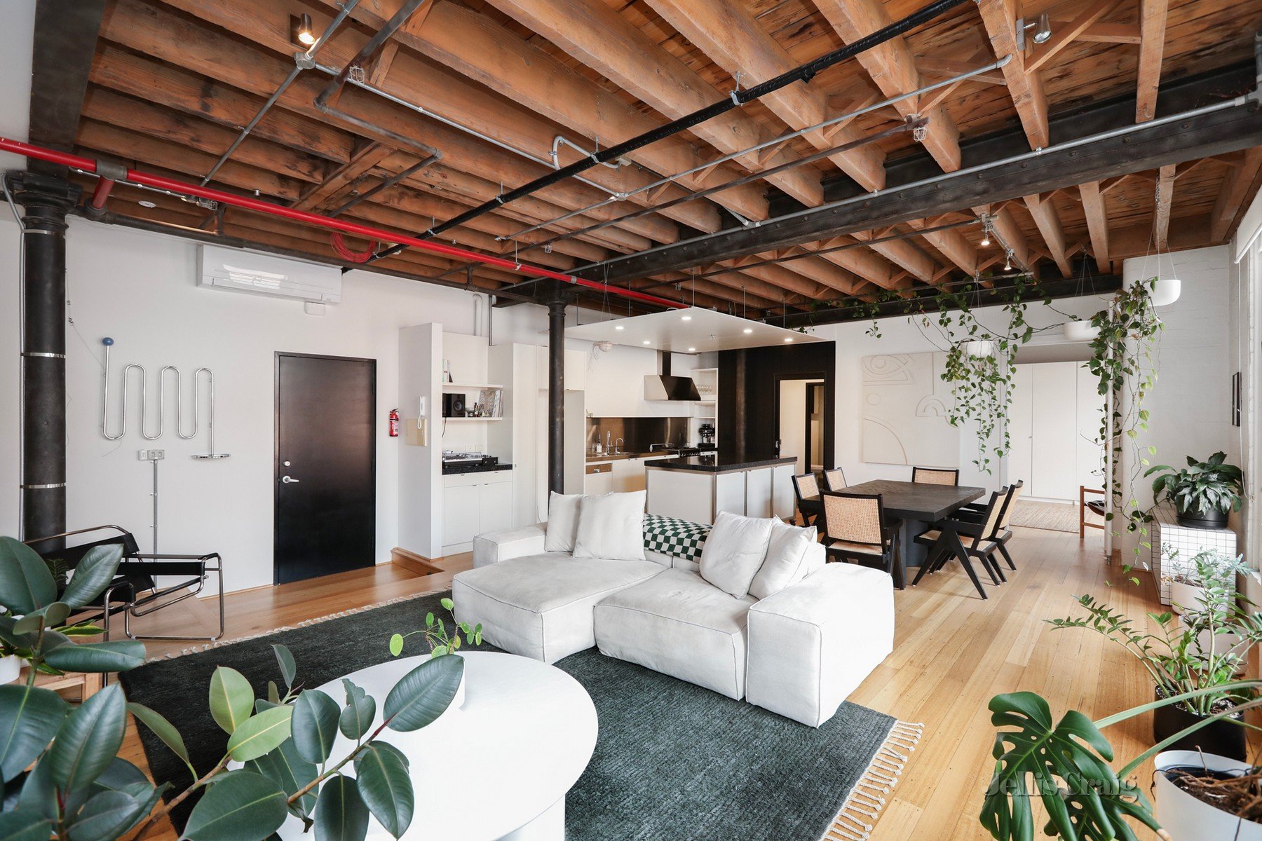 16/11 Anderson Street, West Melbourne image 2