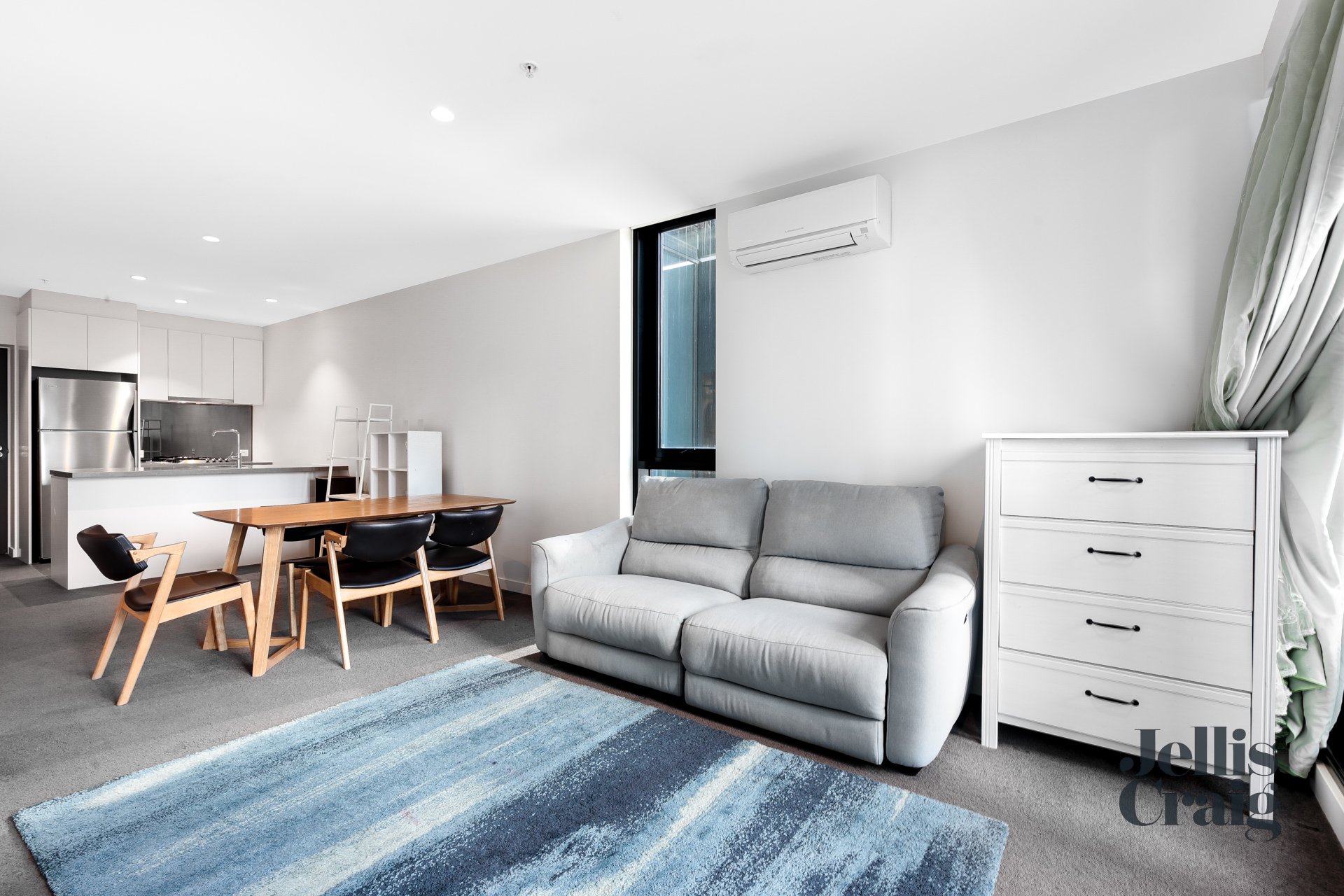1611/45 Clarke Street, Southbank image 3