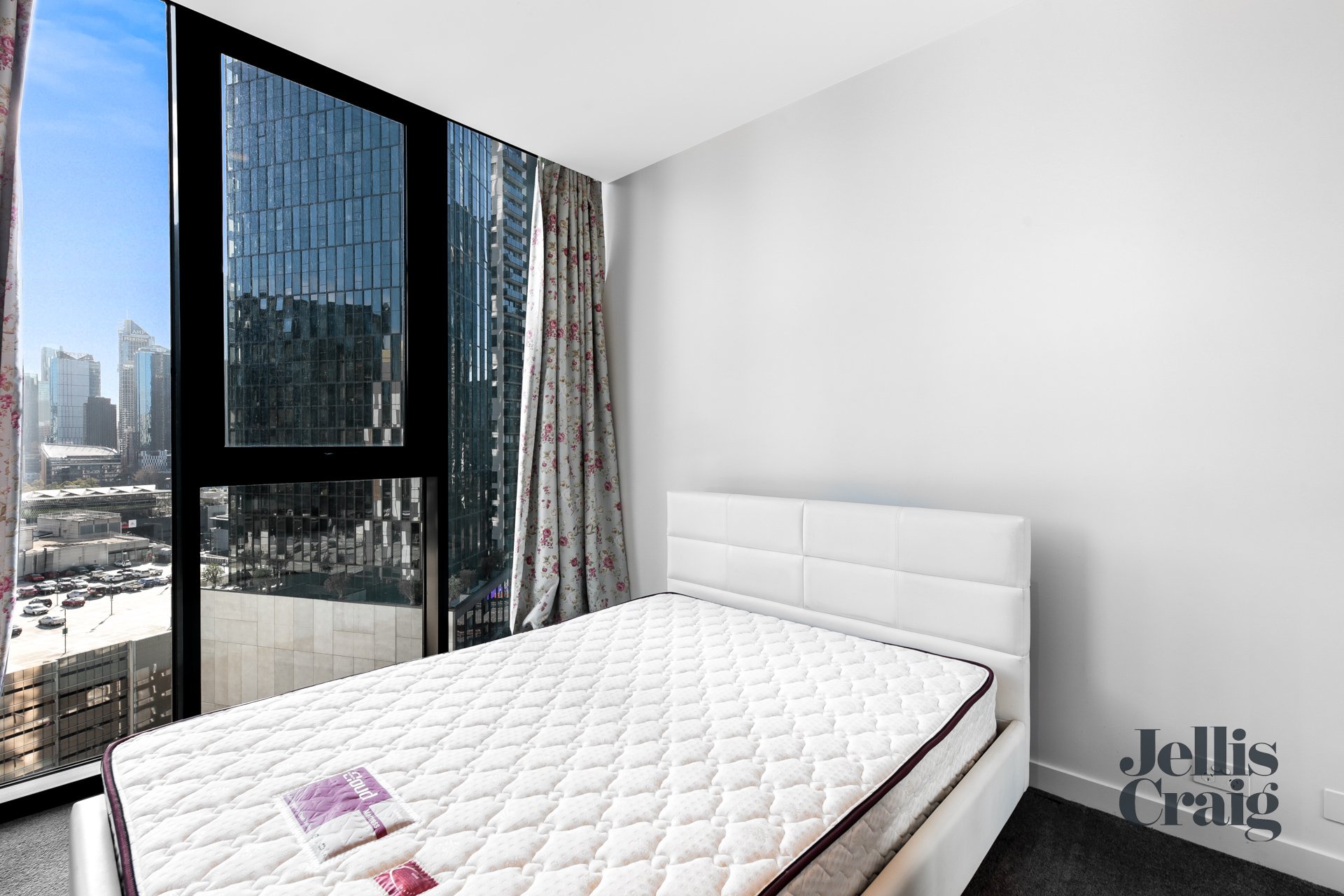 1611/45 Clarke Street, Southbank image 5
