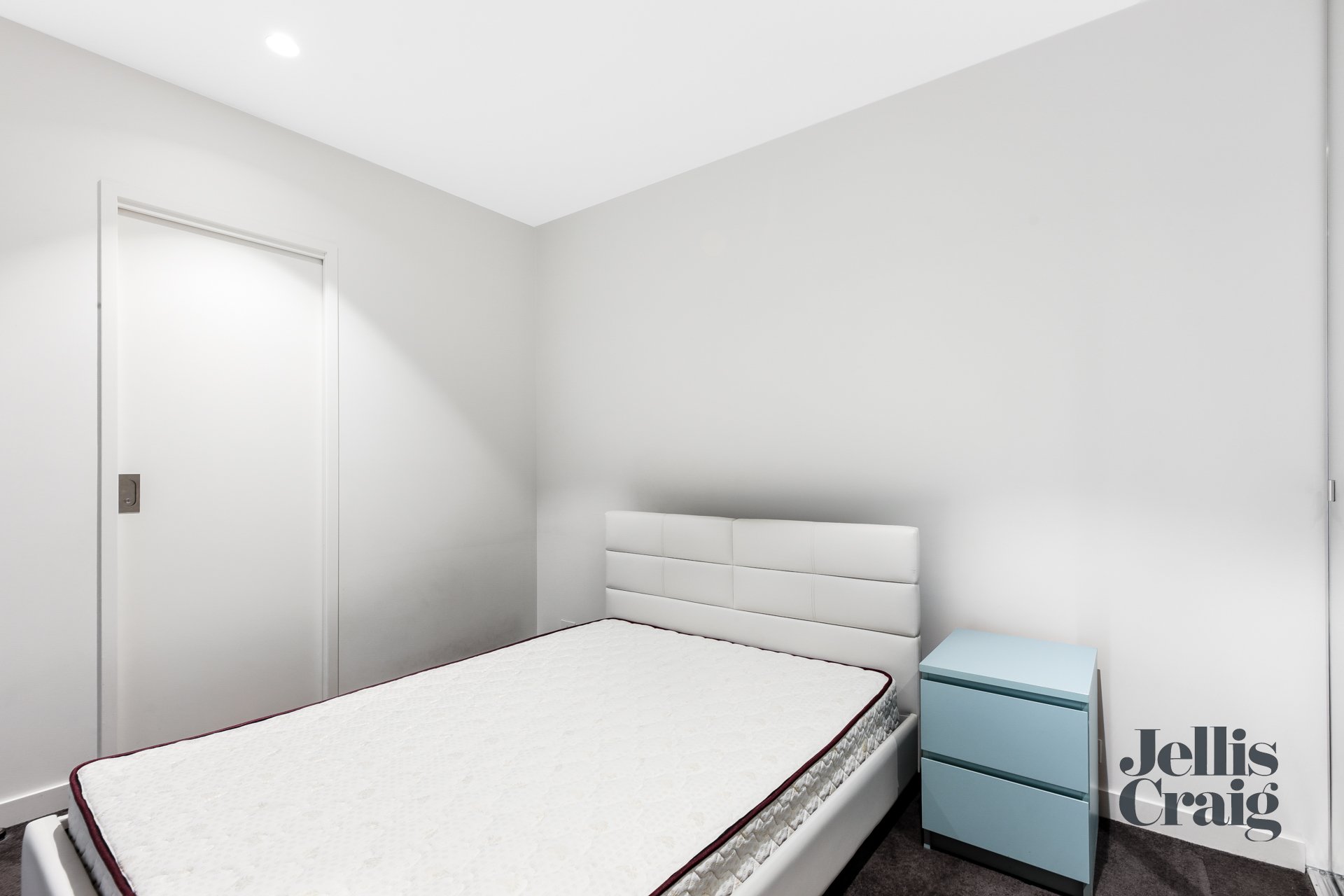 1611/45 Clarke Street, Southbank image 6