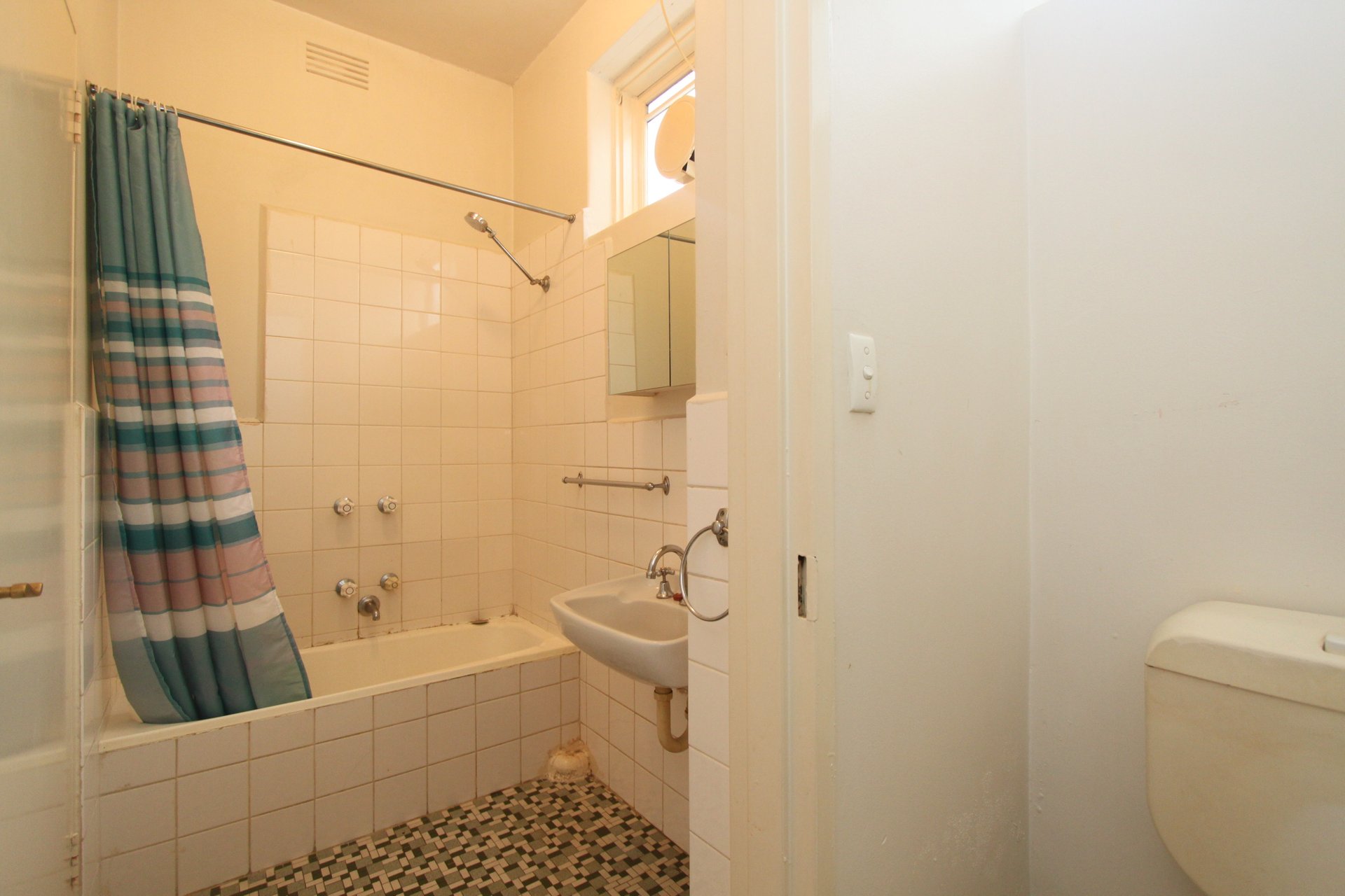 Property Gallery Thumbnail 4