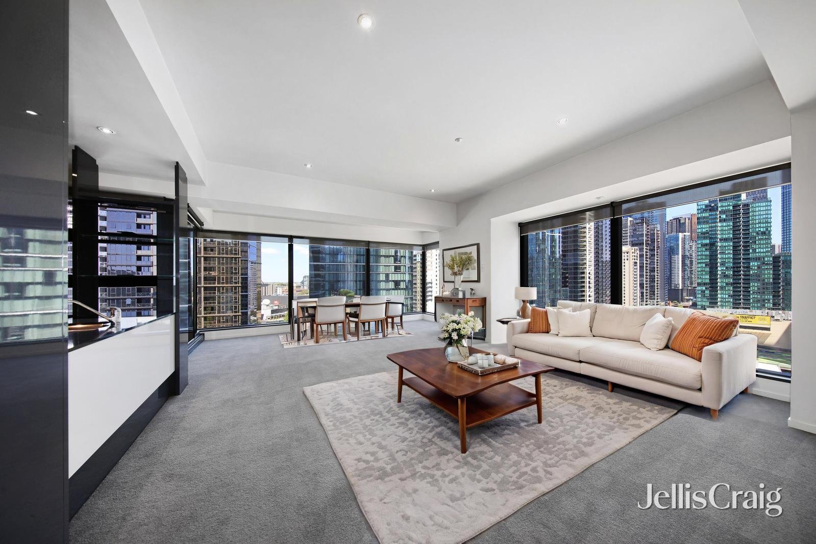 1611/7 Riverside Quay, Southbank image 1